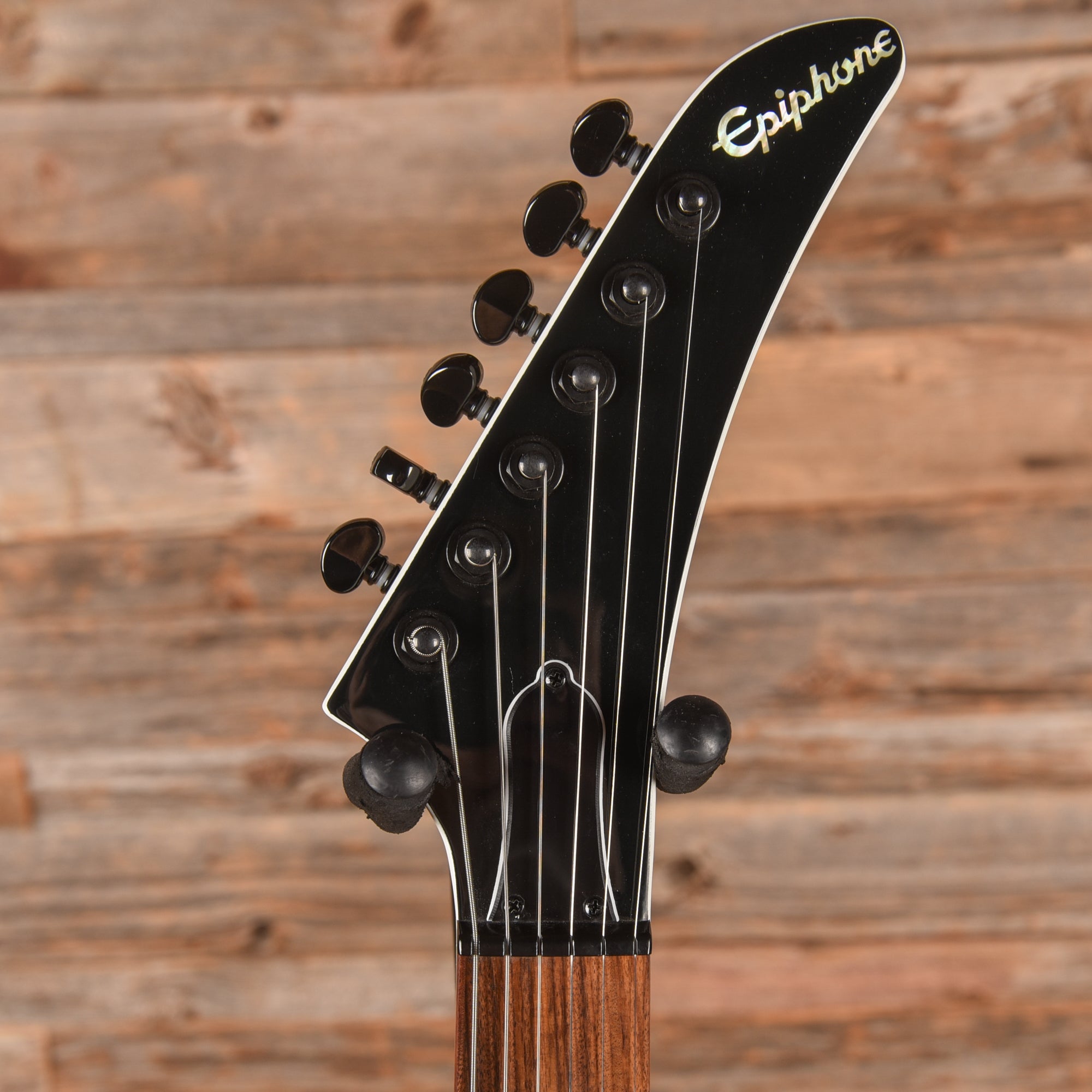 84 Explorer Epiphone '84 Explorer-EX Alpine White 2019 – Chicago Music Exchange