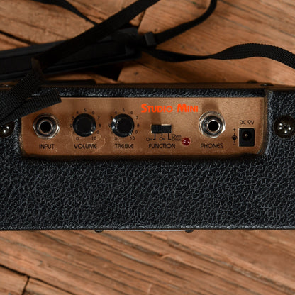 Epiphone Epiphone Vee Wee Mini Flying V Electric Guitar w/Amp Red Electric Guitars / Solid Body