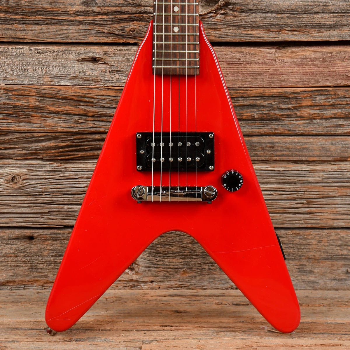 Epiphone Epiphone Vee Wee Mini Flying V Electric Guitar w/Amp Red Epiphone Epiphone Vee Wee Mini Flying V Electric Guitar w/Amp Red