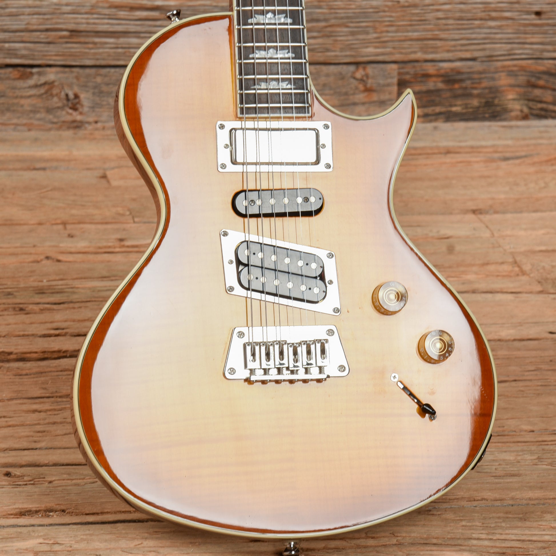Epiphone Nighthawk Custom Reissue Honey Burst Electric Guitars / Solid Body