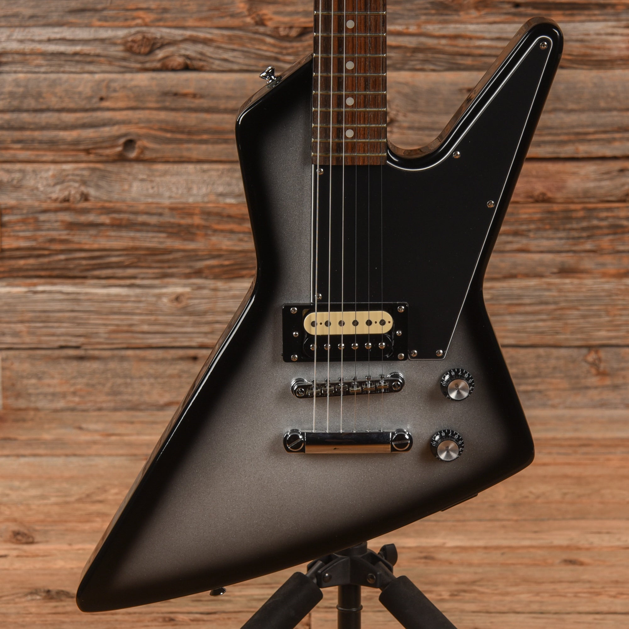 Epiphone PRO-1 Explorer Silverburst – Chicago Music Exchange
