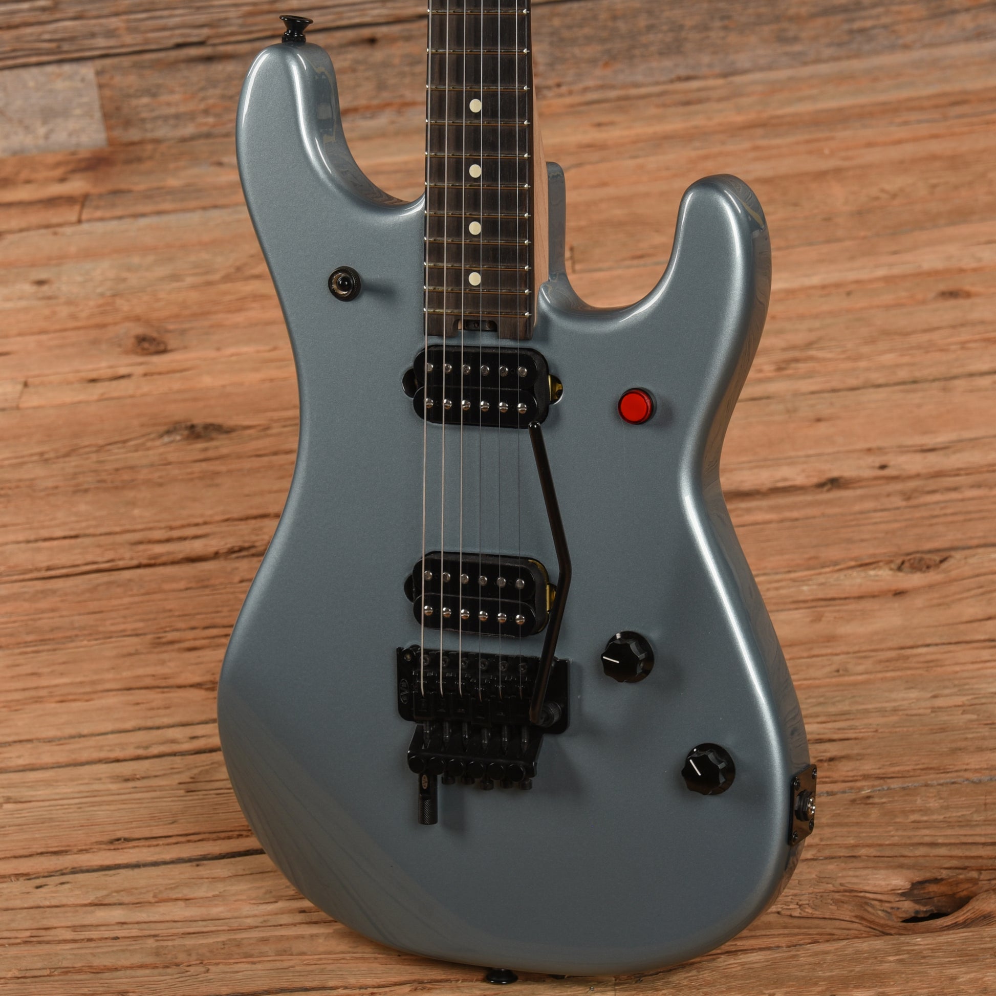 EVH 5150 Standard Ice Blue Metallic 2021 Electric Guitars / Solid Body