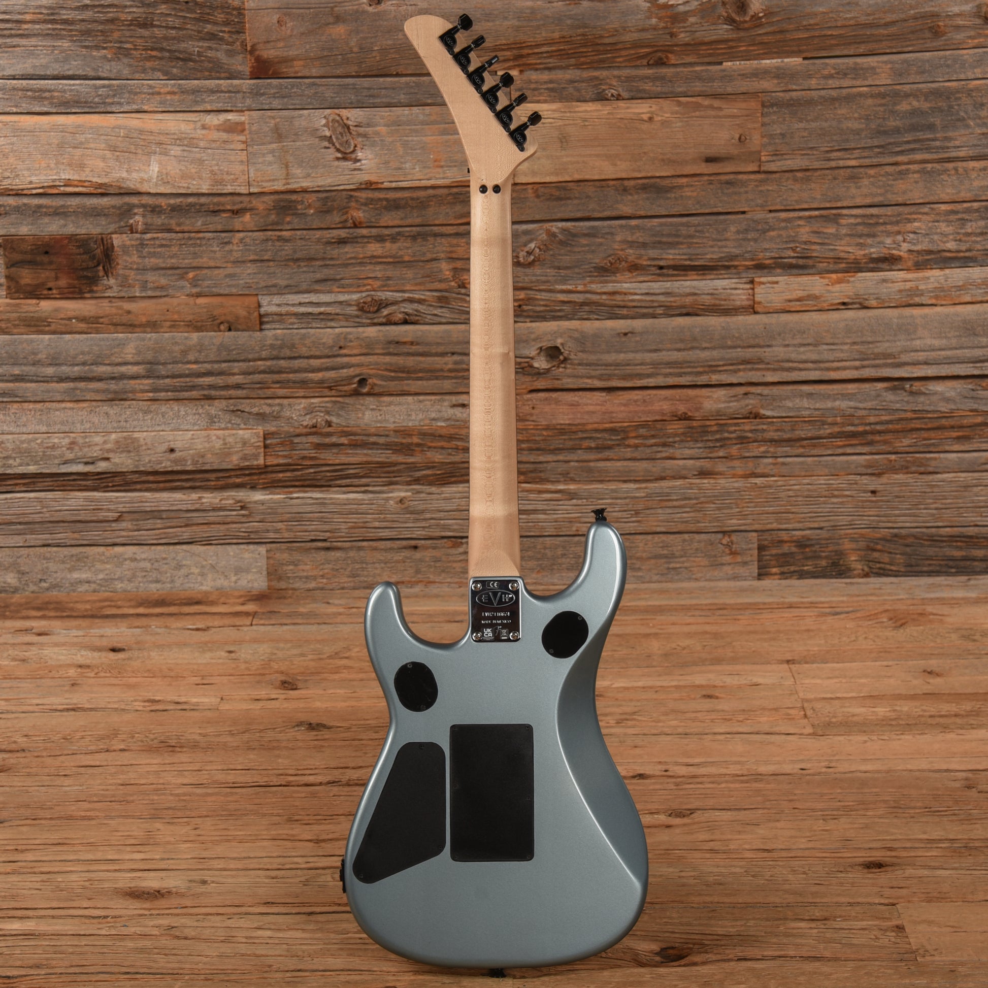 EVH 5150 Standard Ice Blue Metallic 2021 Electric Guitars / Solid Body