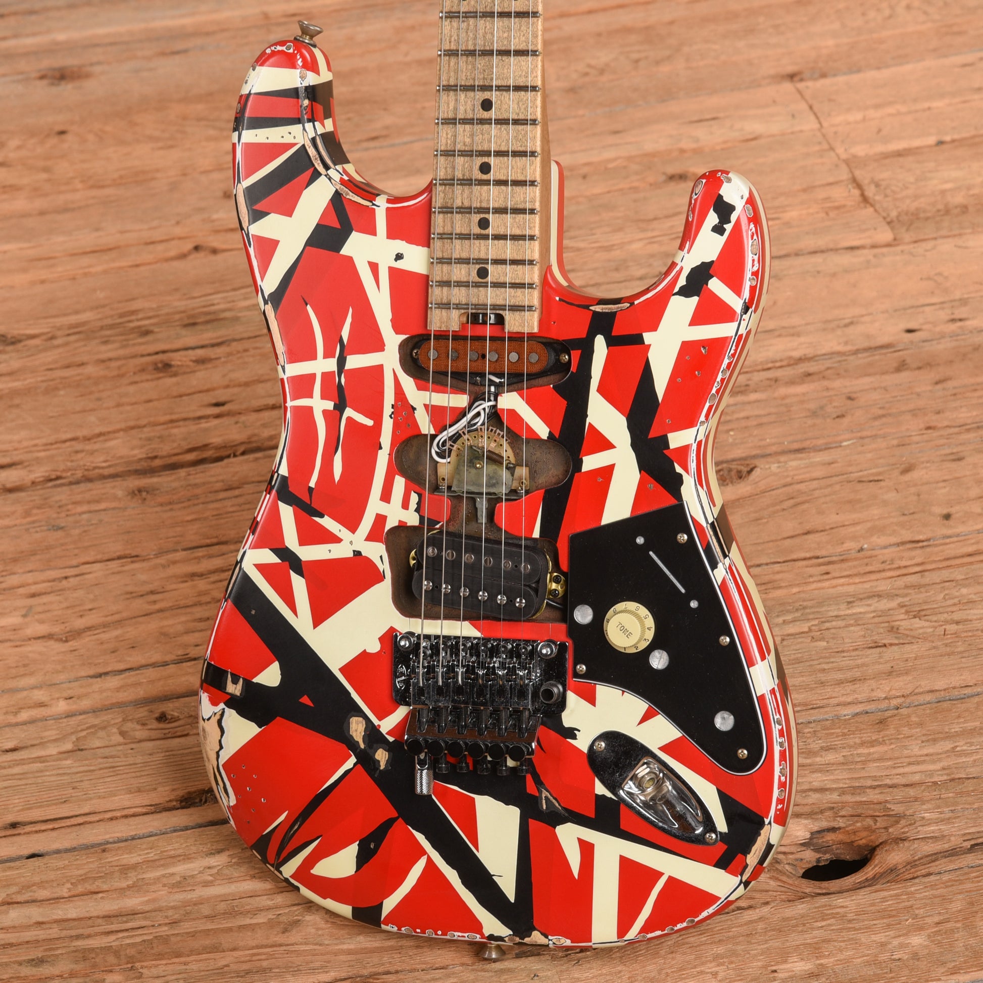 EVH Striped Series Frankie Relic Red / White / Black Stripes 2021 Electric Guitars / Solid Body