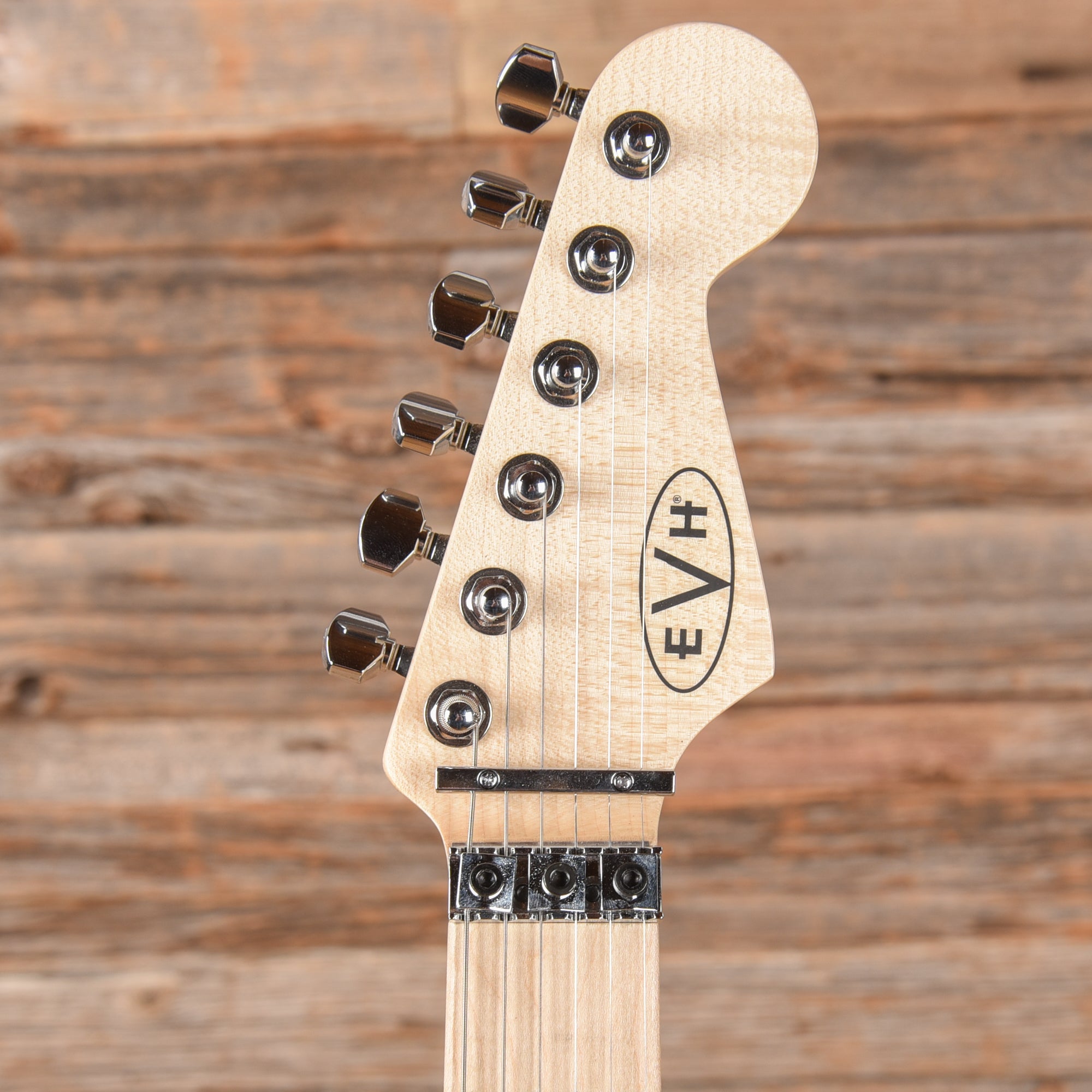EVH Striped Series White & Black 2021 Electric Guitars / Solid Body