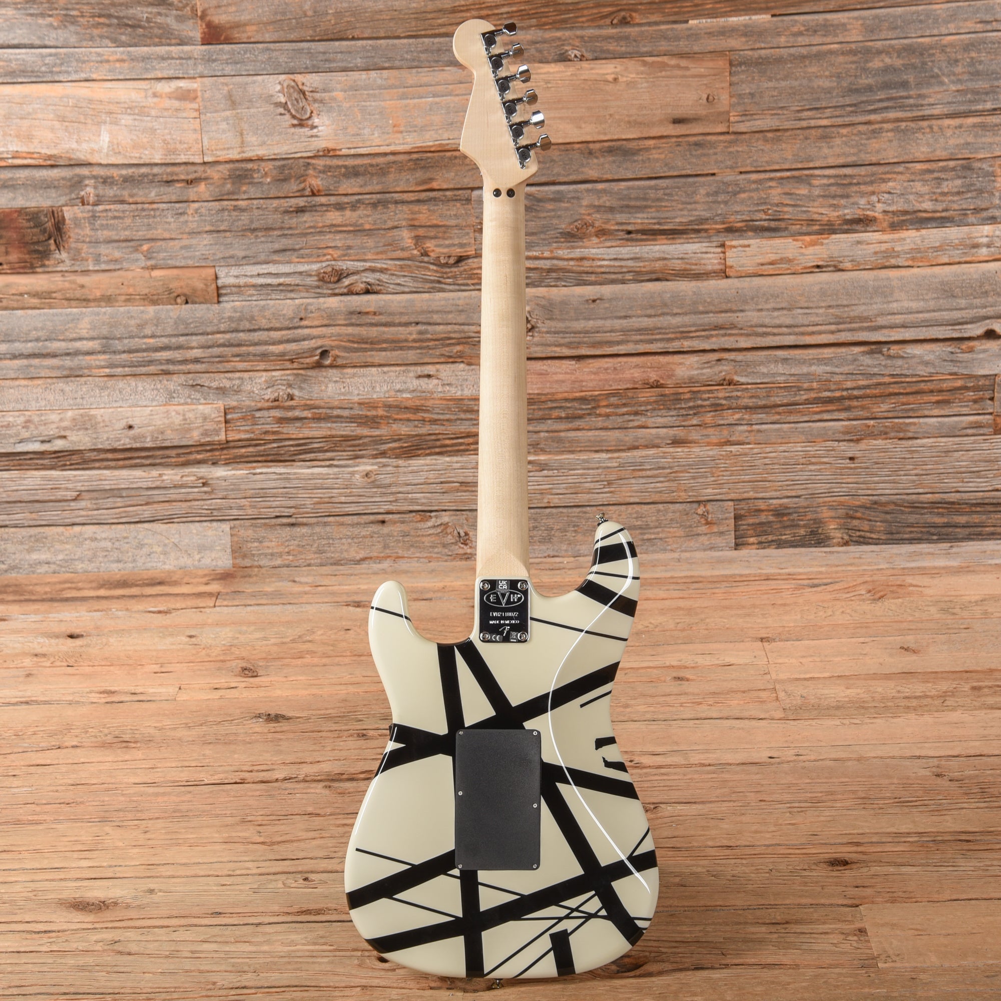 EVH Striped Series White & Black 2021 Electric Guitars / Solid Body