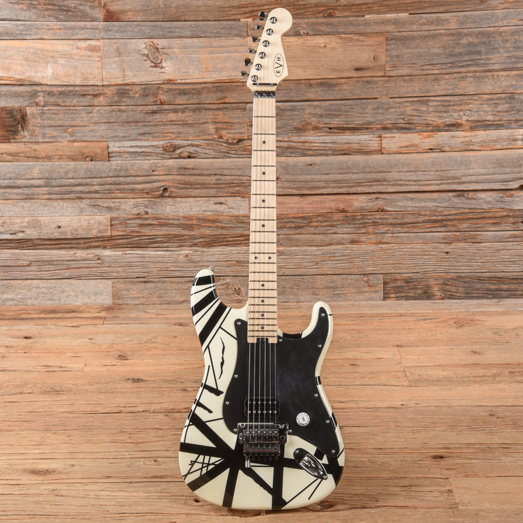 EVH Striped Series White & Black 2021 Electric Guitars / Solid Body