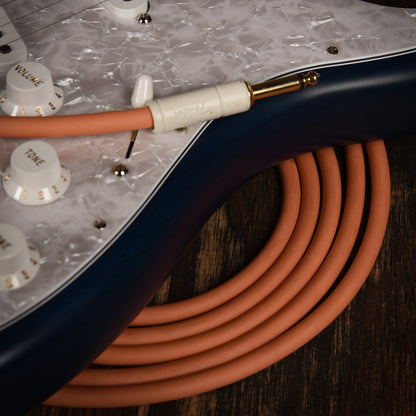 Fender Deluxe Instrument Cable Pacific Peach 10' Angle-Straight Accessories / Cables