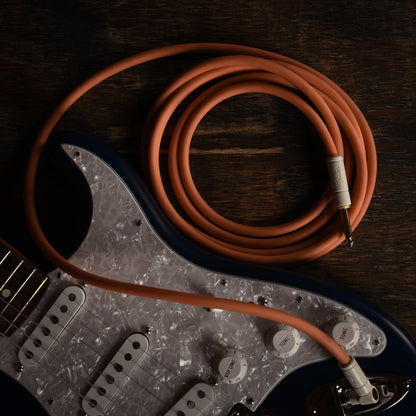 Fender Deluxe Instrument Cable Pacific Peach 10' Angle-Straight Accessories / Cables