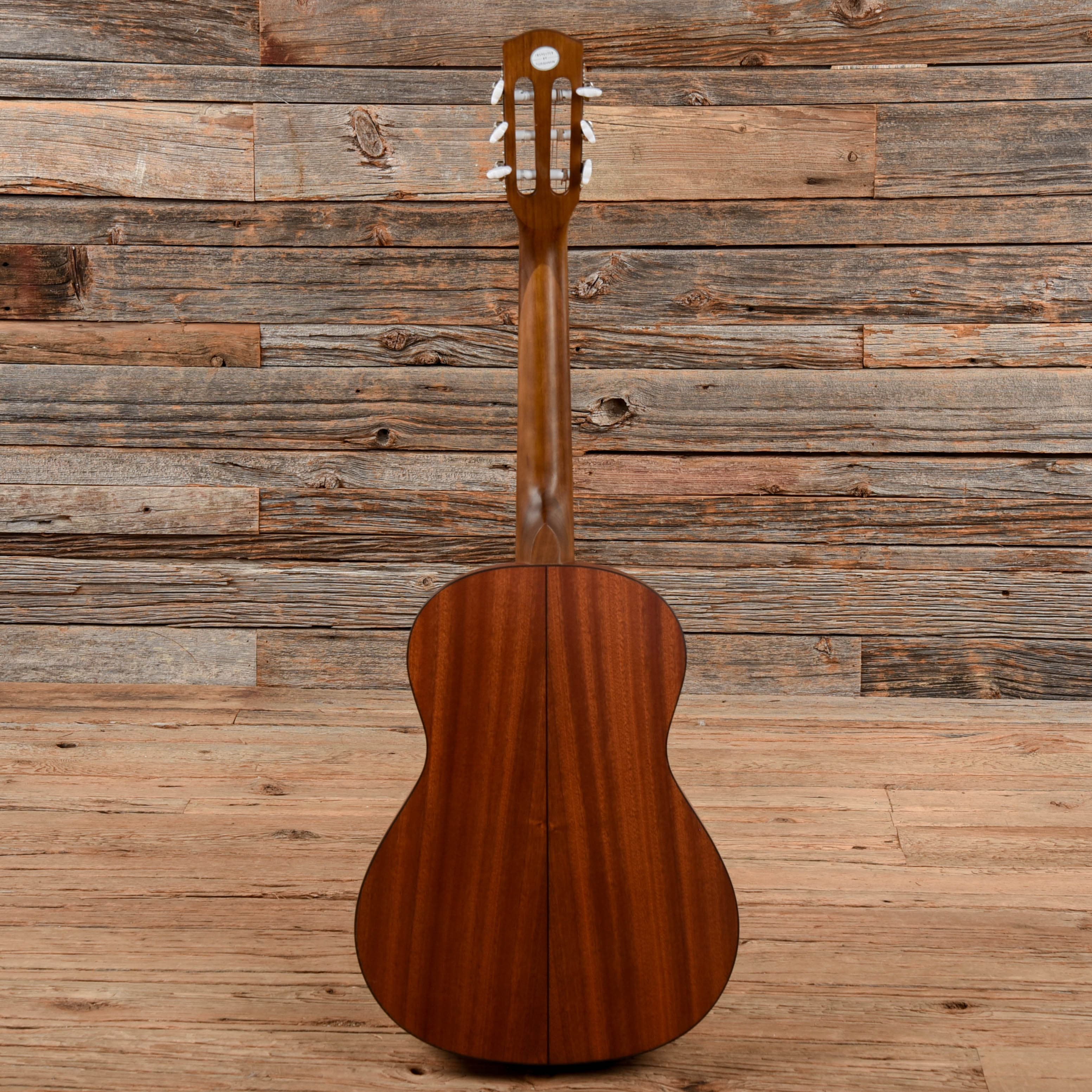 Fender MC-1 Natural Acoustic Guitars / Classical