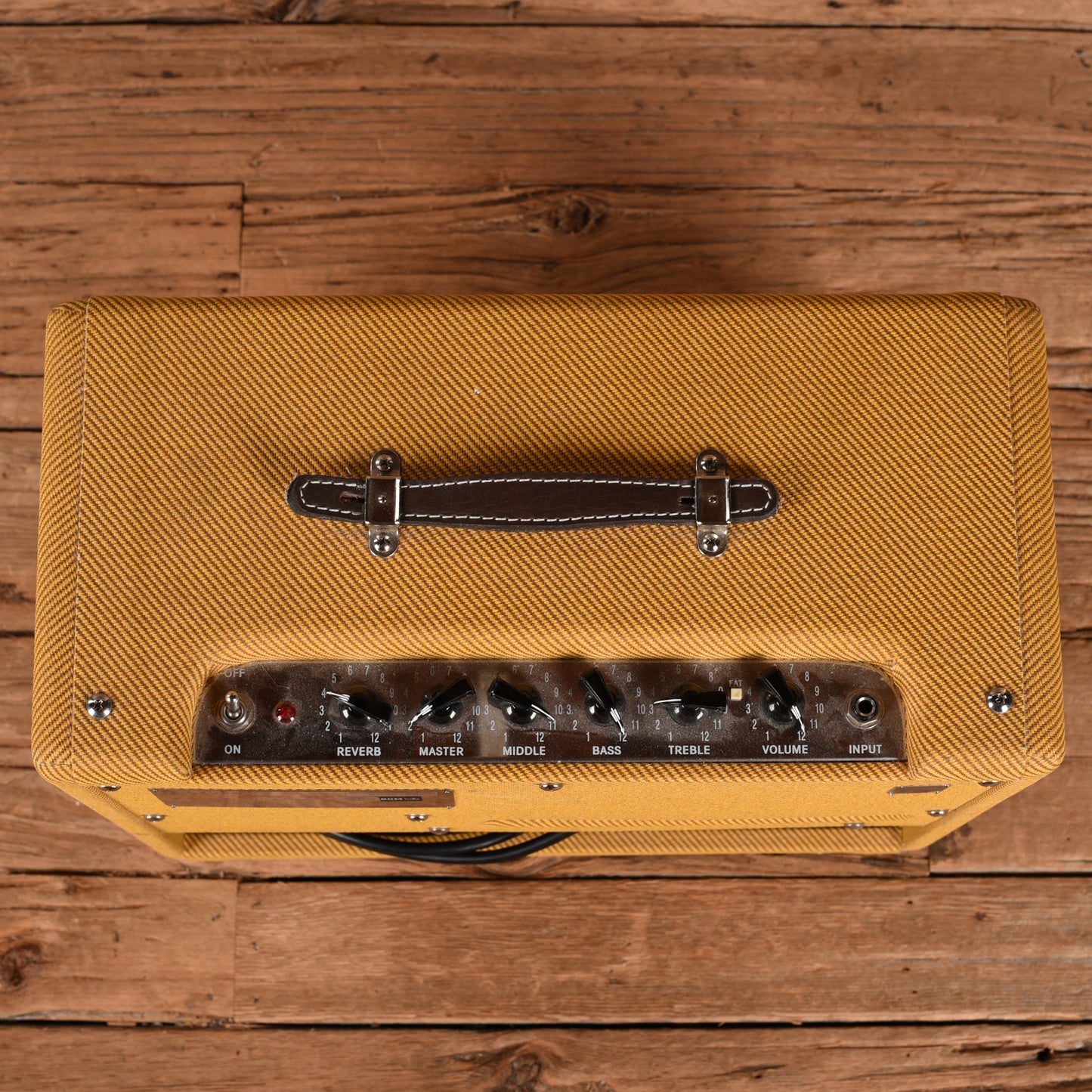 Fender Blues Junior 2-Channel 15-Watt 1x12" Guitar Combo Amp Amplifiers