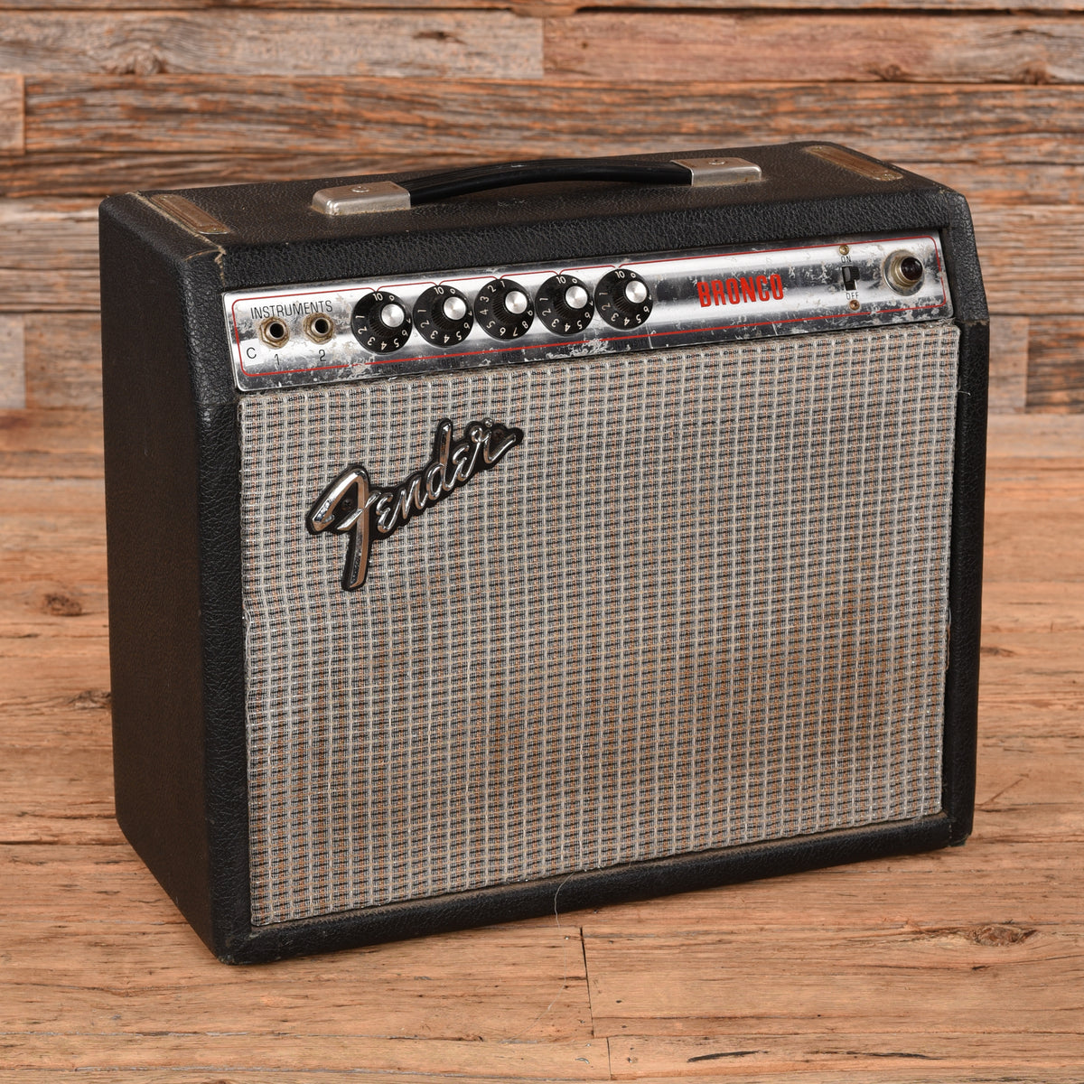 Fender Bronco  1975 Amplifiers