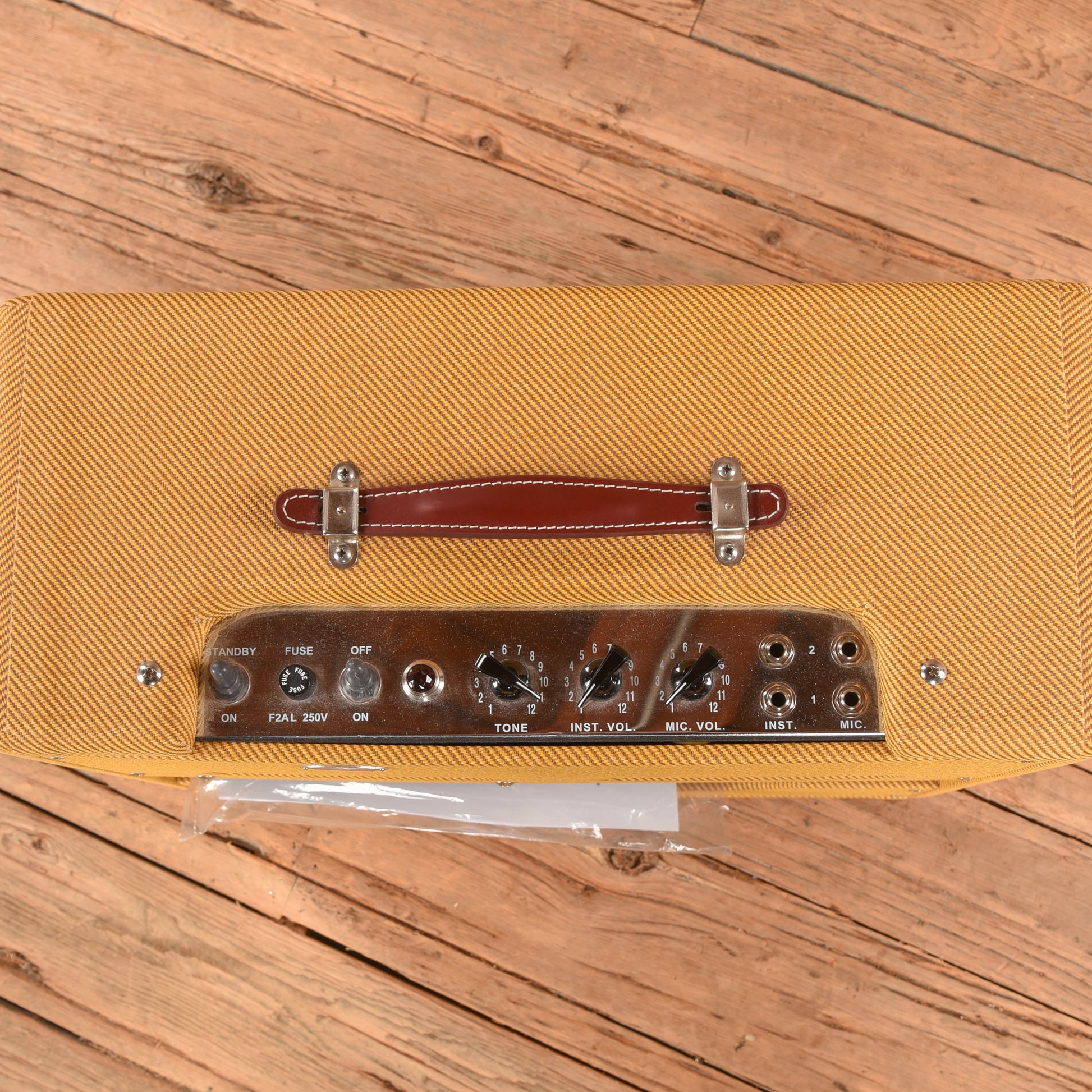 Fender '57 Custom Deluxe 2-Channel 12-Watt 1x12" Guitar Combo Amps / Guitar Amps / Guitar Cabinets