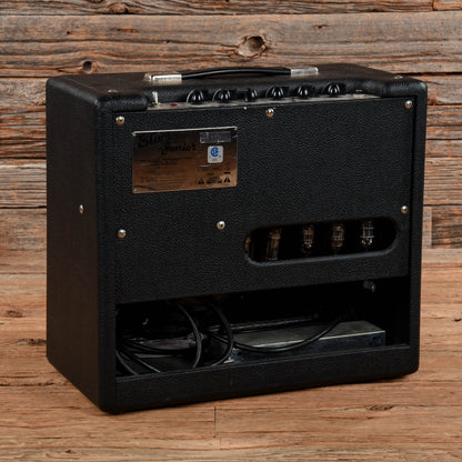 Fender Blues Junior 15-Watt 1x12" Guitar Combo Amp Amps / Guitar Amps / Guitar Cabinets