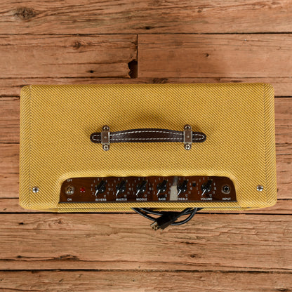 Fender Blues Junior 15-Watt 1x12" Guitar Combo Amps / Guitar Amps / Guitar Cabinets