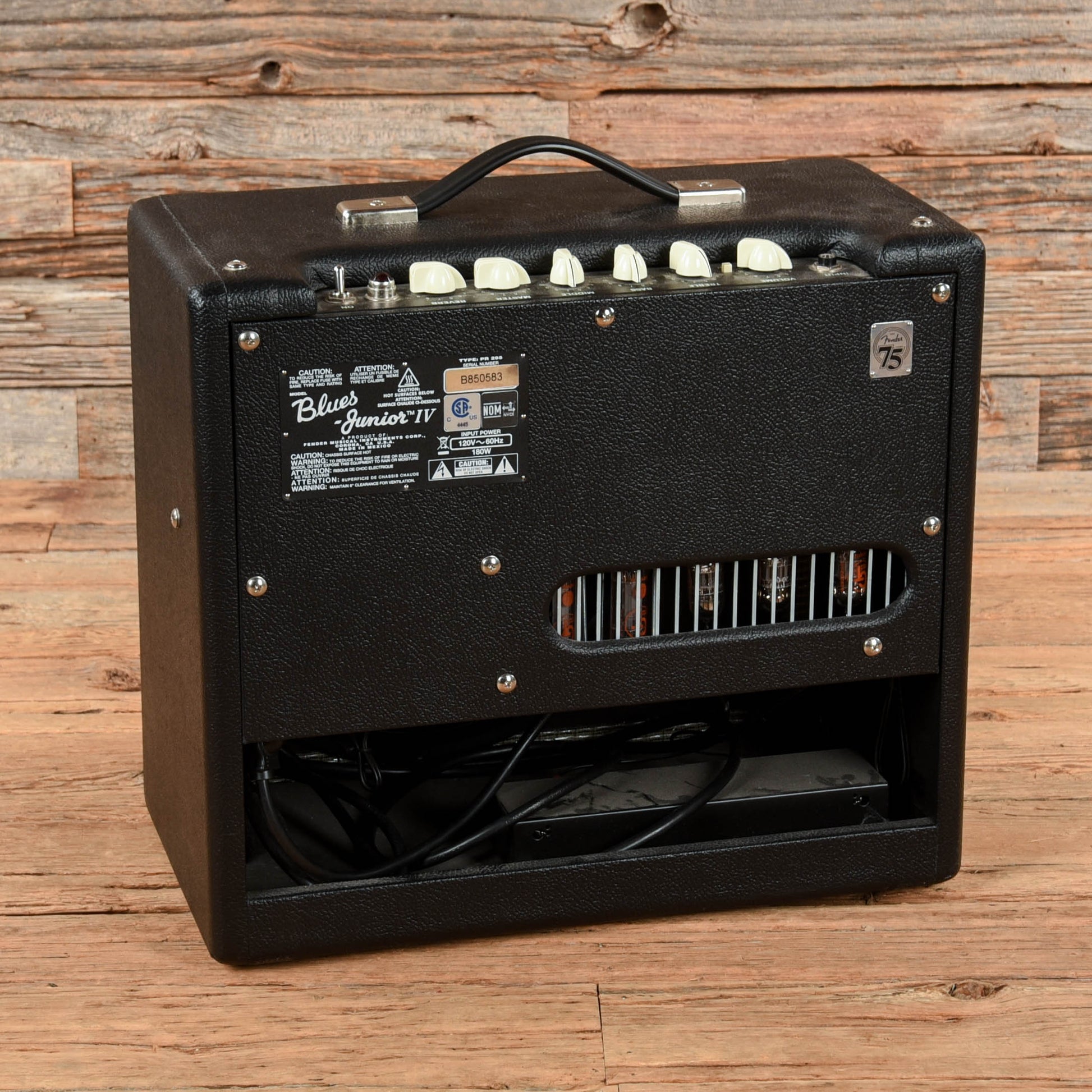 Fender Blues Junior IV Amps / Guitar Amps / Guitar Cabinets