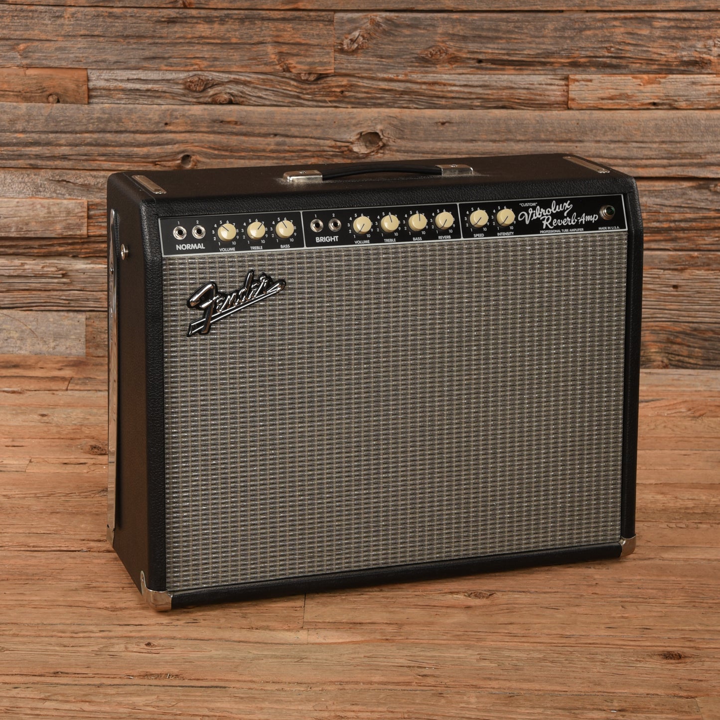 Fender "Custom" Vibrolux Reverb 40-Watt 2x10" Guitar Combo Amps / Guitar Amps / Guitar Cabinets