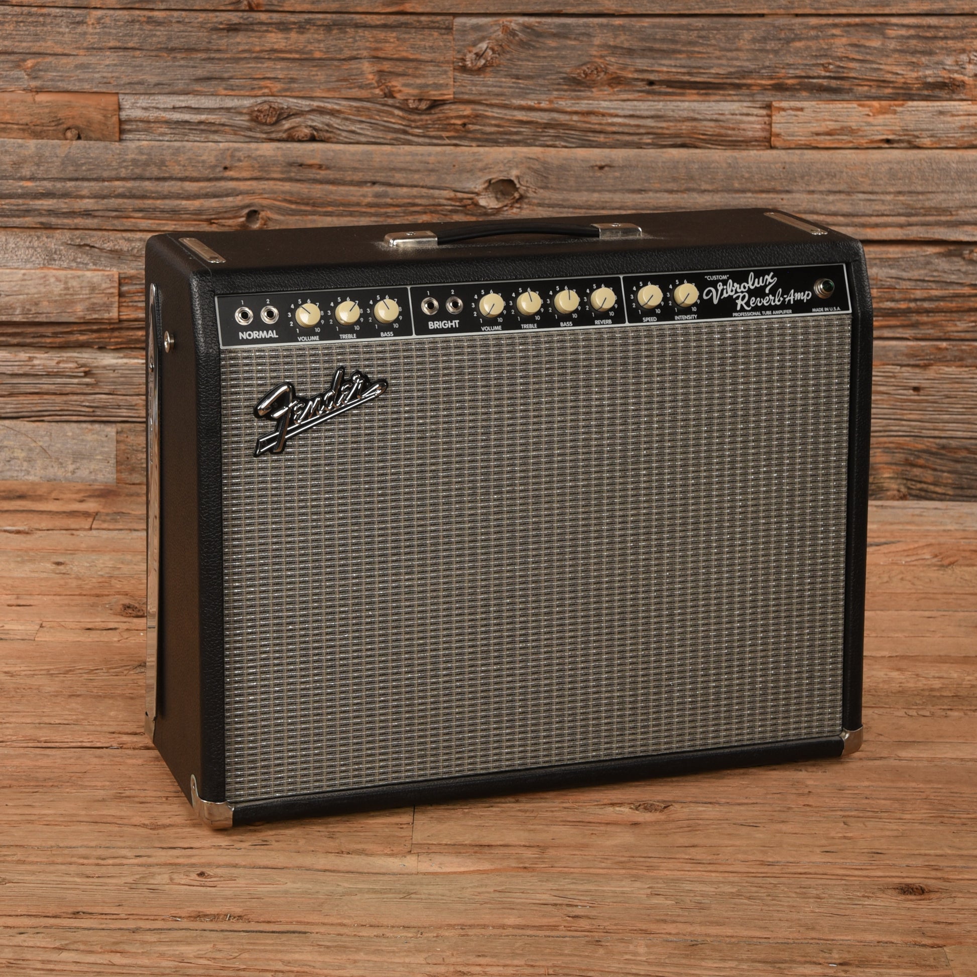 Fender "Custom" Vibrolux Reverb 40-Watt 2x10" Guitar Combo Amps / Guitar Amps / Guitar Cabinets