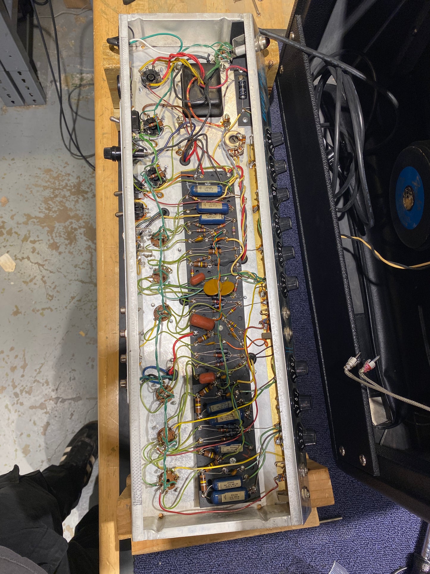 Fender Deluxe Reverb "Drip Edge" 2-Channel 22-Watt 1x12" Guitar Combo  1969 Amps / Guitar Amps / Guitar Cabinets