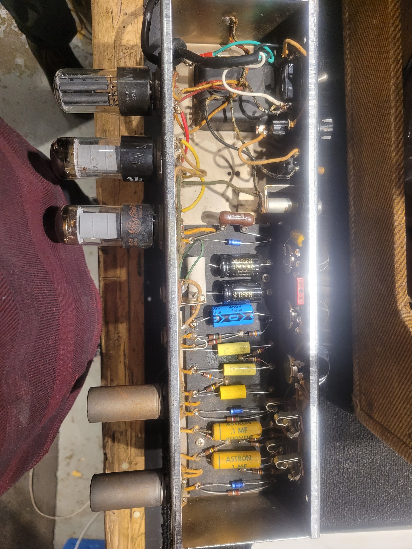 Fender Deluxe Tweed Amplifier  1956 Amps / Guitar Amps / Guitar Cabinets