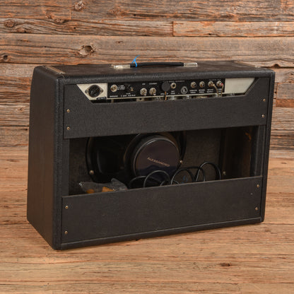 Fender Deluxe Reverb 2-Channel 22-Watt 1x12" Guitar Combo  1967 Amps / Guitar Amps / Guitar Combos