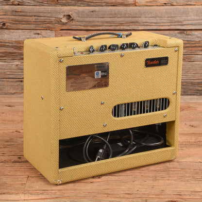 Fender Limited Edition Blues Junior Tweed 15-Watt 1x12" Guitar Combo Amps / Guitar Amps / Guitar Combos