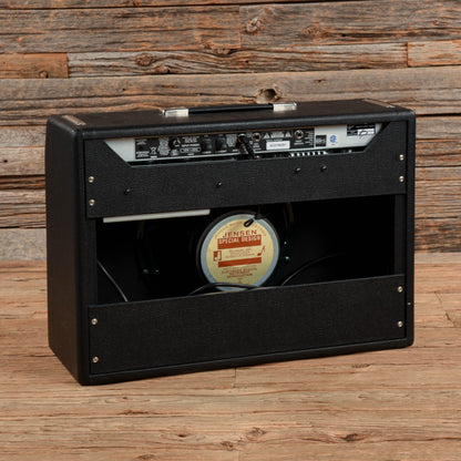 Fender 65 Deluxe Reverb Reissue 2-Channel 22-Watt 1x12" Guitar Combo Amps / Guitar Cabinets