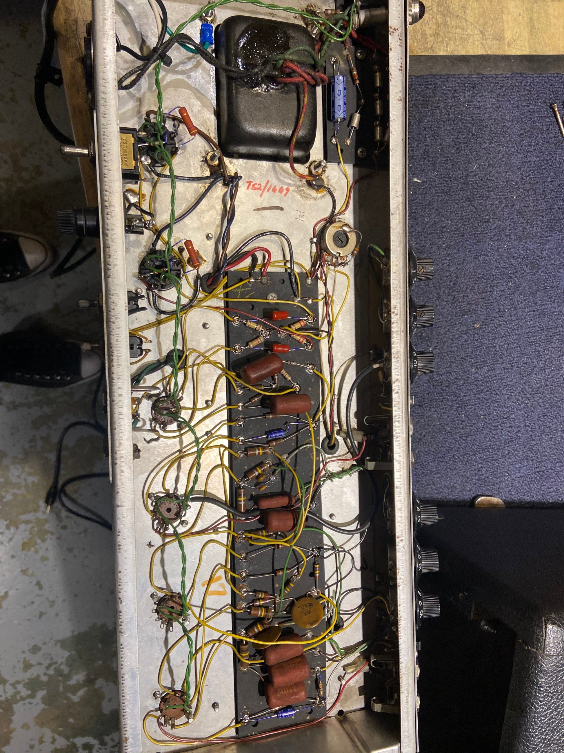 Fender Bassman "Drip Edge" w/ Matching 2x15" Guitar Speaker Cabinet  1969 Amps / Guitar Cabinets