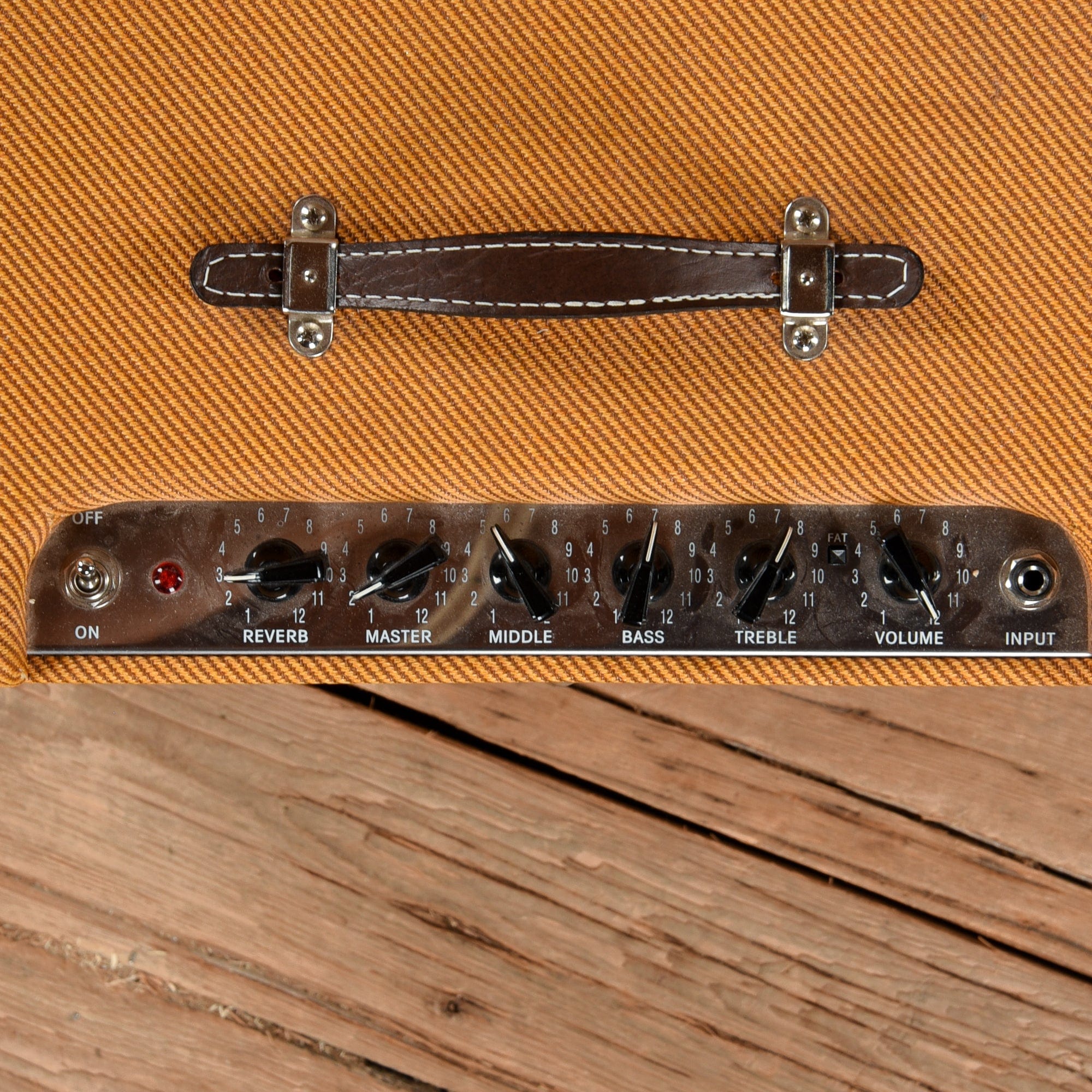 Fender Blues Junior Lacquered Tweed 15-Watt 1x12