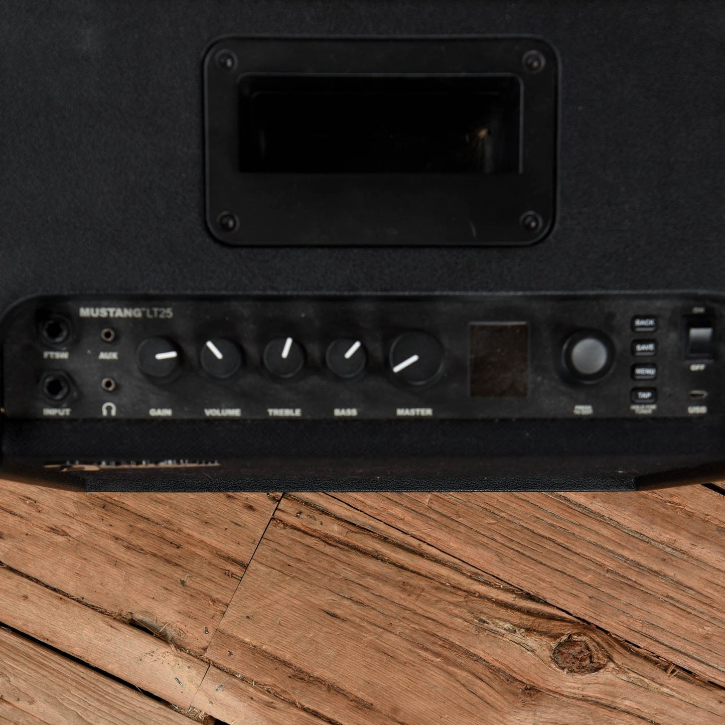 Fender Mustang LT25 25-Watt 1x8" Digital Modeling Guitar Combo Amps / Guitar Cabinets