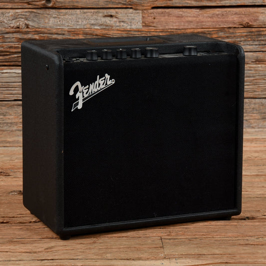 Fender Mustang LT25 25-Watt 1x8" Digital Modeling Guitar Combo Amps / Guitar Cabinets