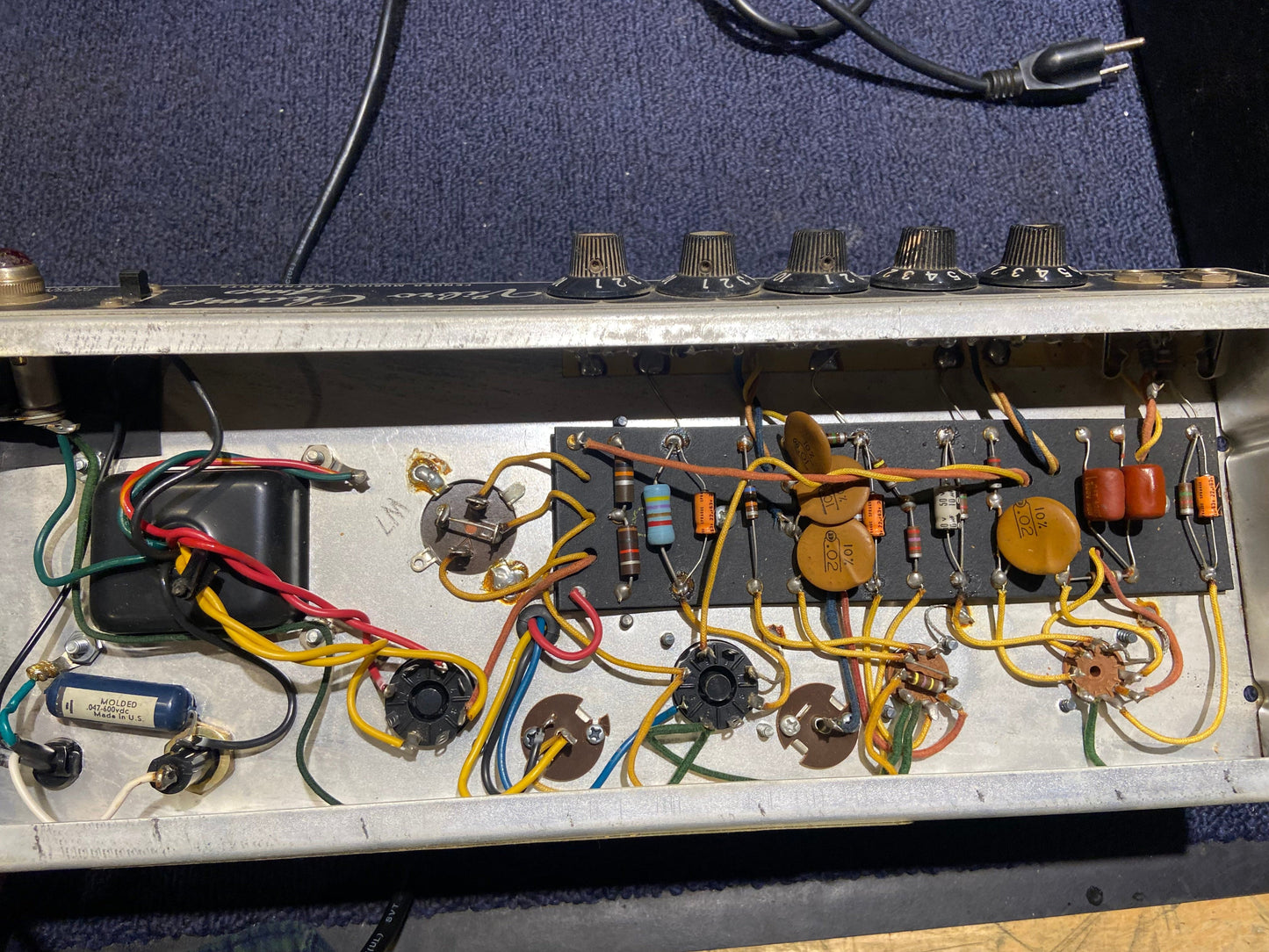 Fender Vibro Champ 6-Watt 1x8" Guitar Combo Amp  1967 Amps / Guitar Cabinets