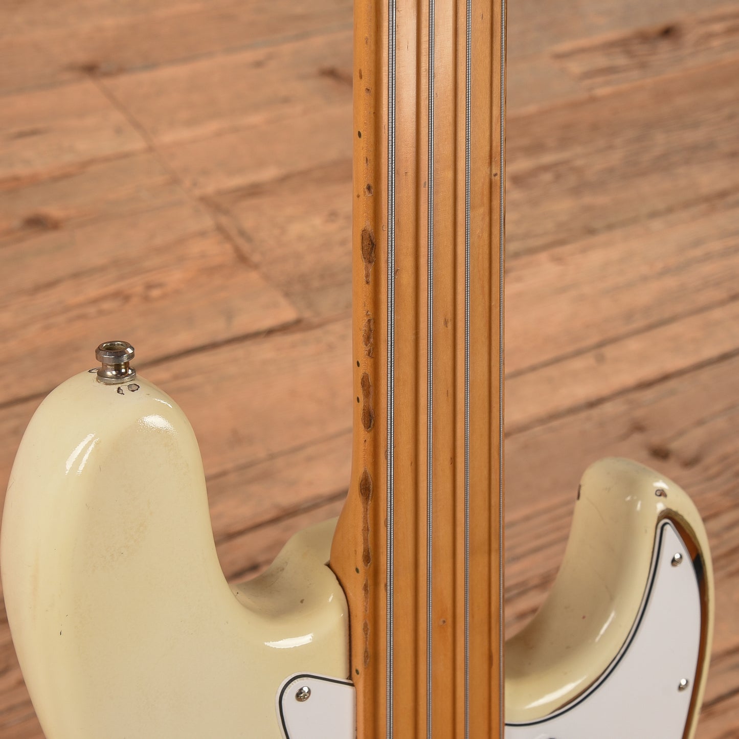 Fender '76 Fretless Precision Bass Neck w/ '70s Jazz Bass Body White Refin 1970s Bass Guitars / 4-String