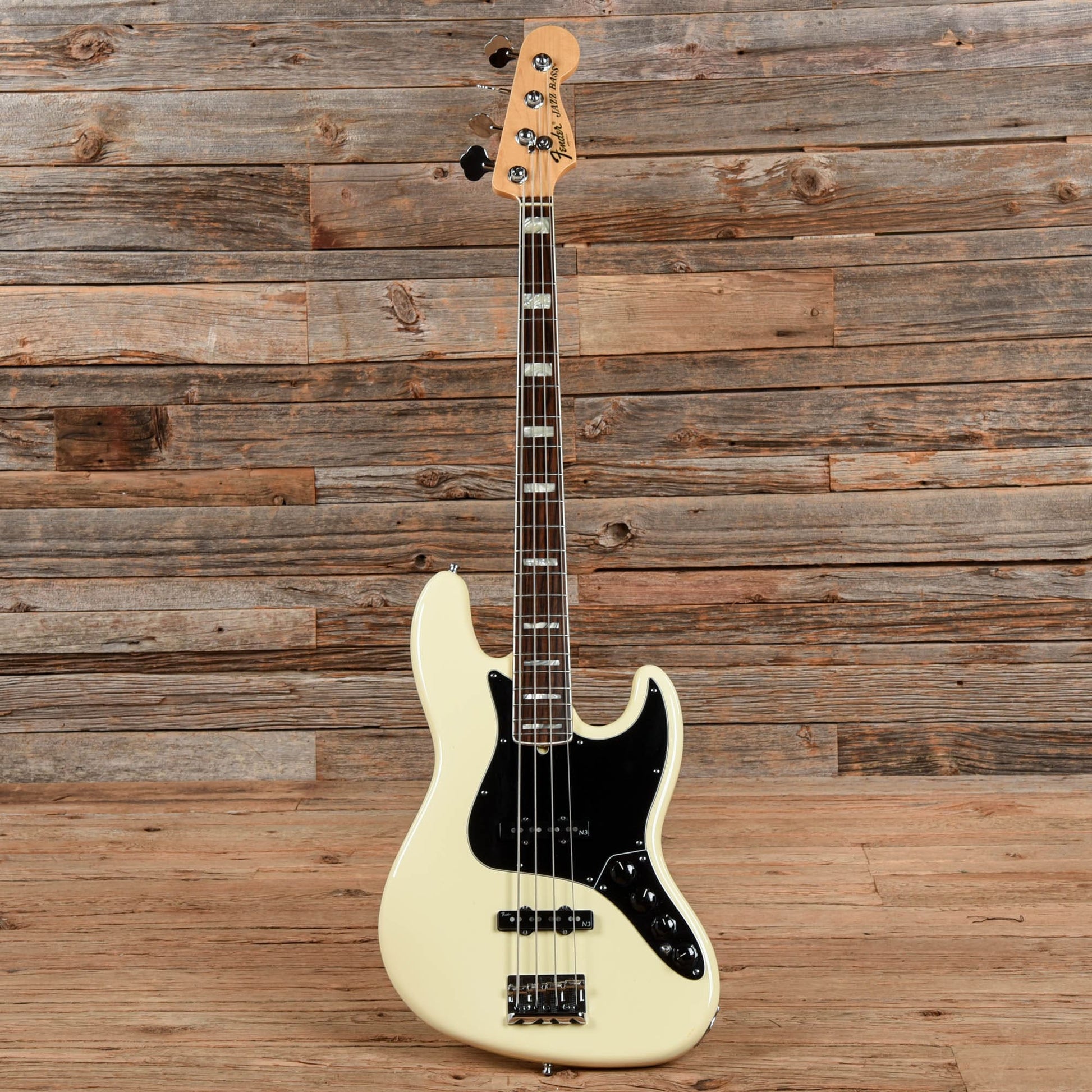 Fender American Deluxe Jazz Bass  2010 Bass Guitars / 4-String
