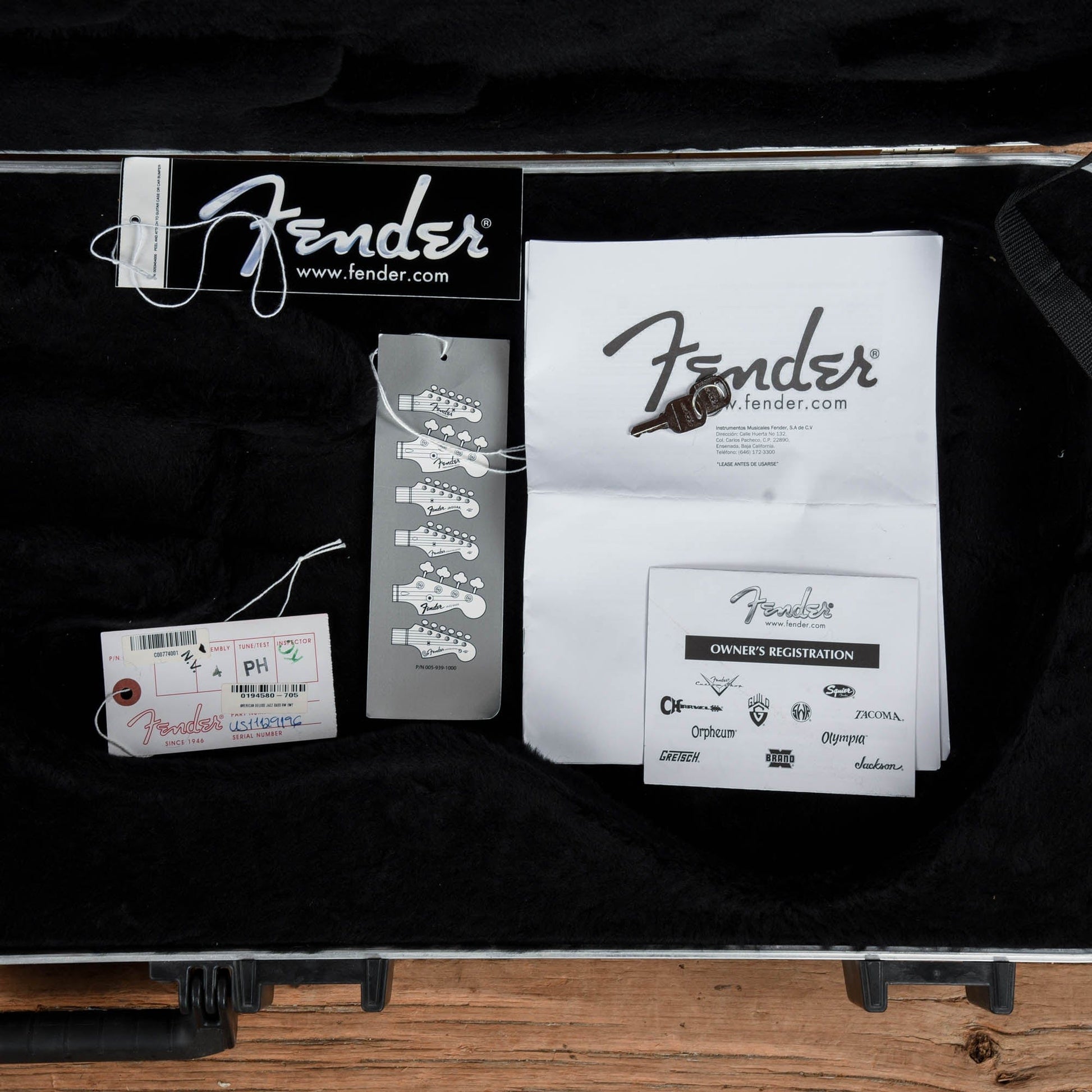 Fender American Deluxe Jazz Bass  2010 Bass Guitars / 4-String