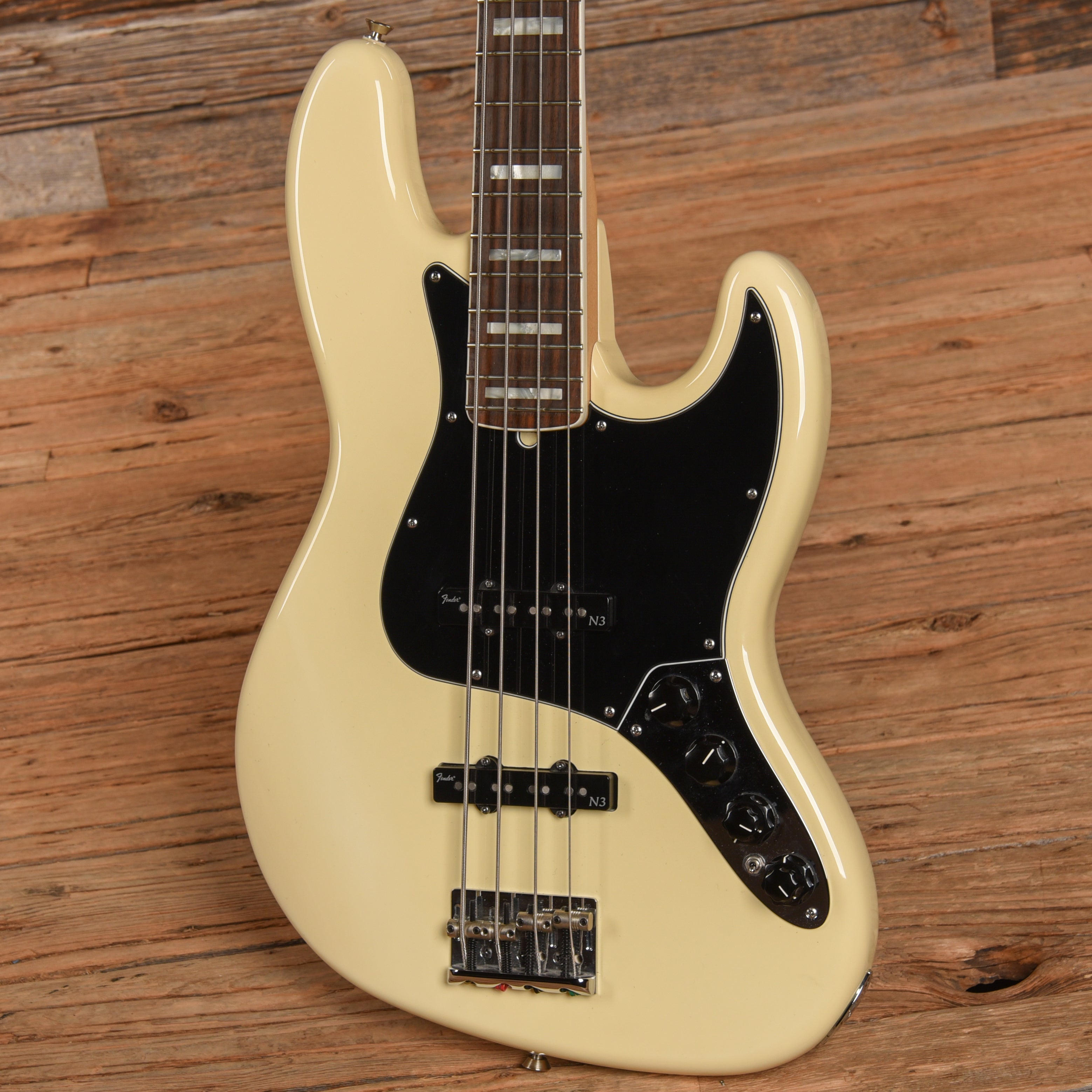 Fender American Deluxe Jazz Bass White 2013 Bass Guitars / 4-String