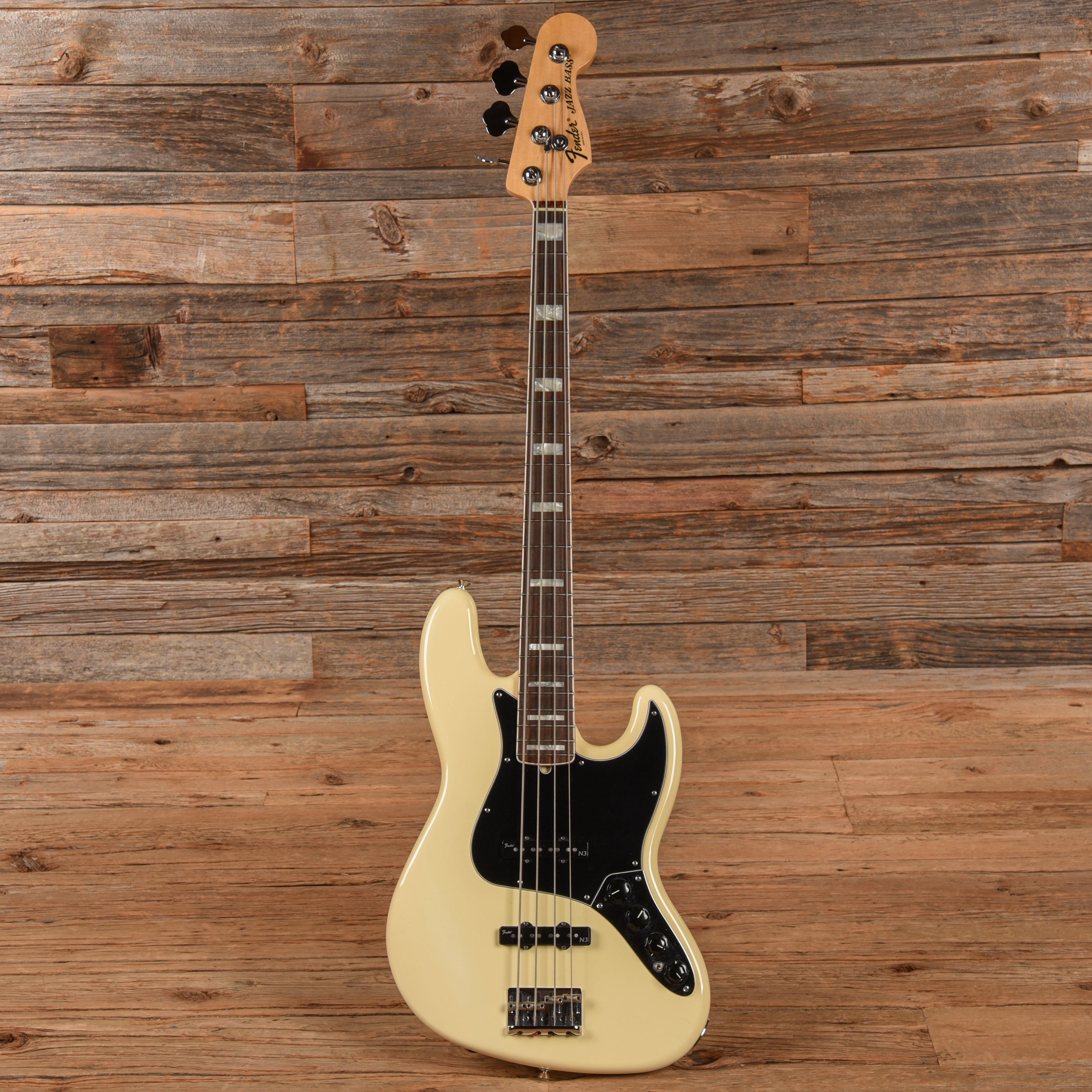 Fender American Deluxe Jazz Bass White 2013 Bass Guitars / 4-String
