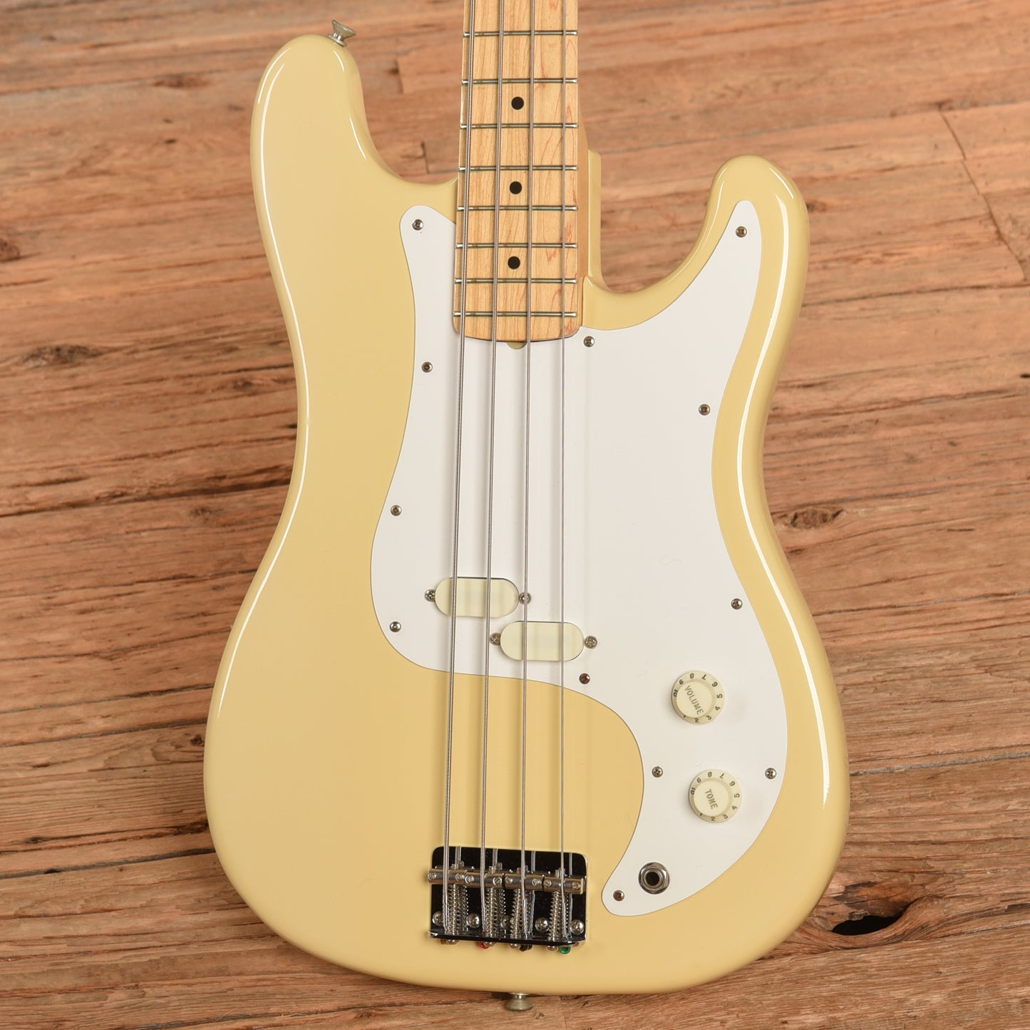 Fender Bullet Bass Deluxe Ivory White 1982 Bass Guitars / 4-String