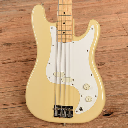 Fender Bullet Bass Deluxe Ivory White 1982 Bass Guitars / 4-String