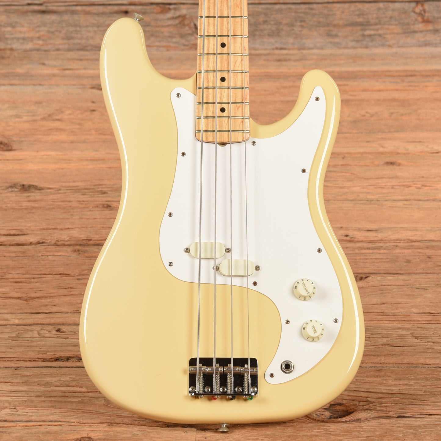 Fender Bullet Bass Deluxe Ivory White 1982 Bass Guitars / 4-String