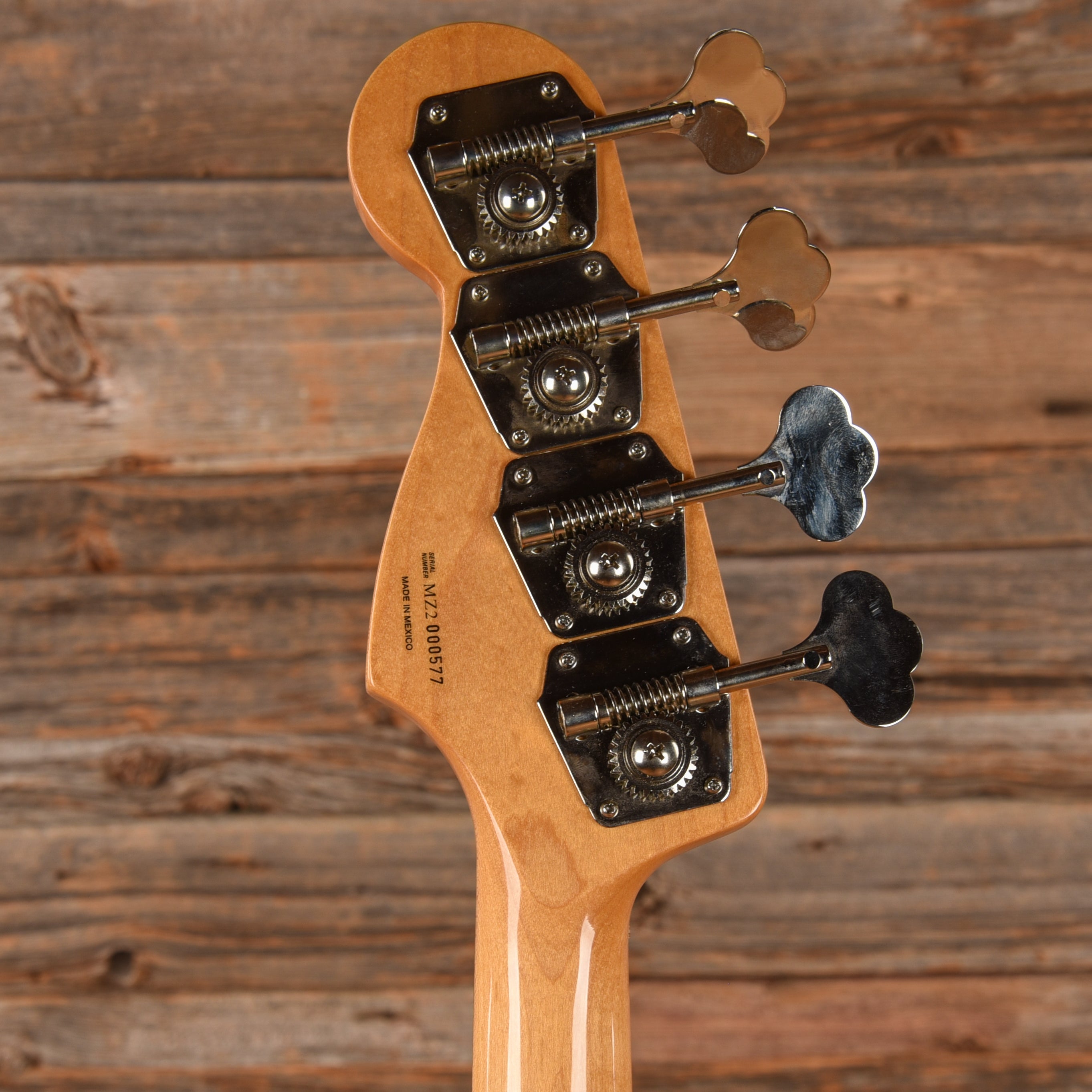 Fender Classic Series '60s Jazz Bass Sunburst 2002 Bass Guitars / 4-String
