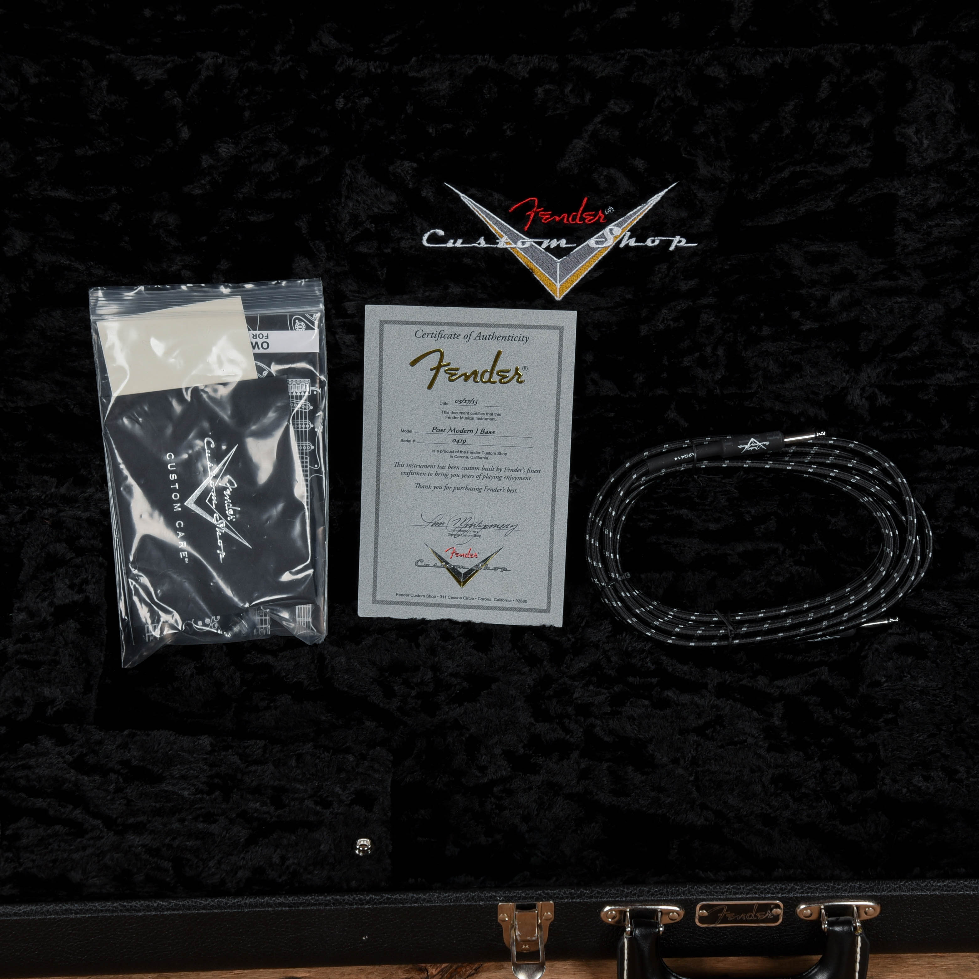 Fender Custom Shop Postmodern P/J Bass Vintage White Bass Guitars / 4-String