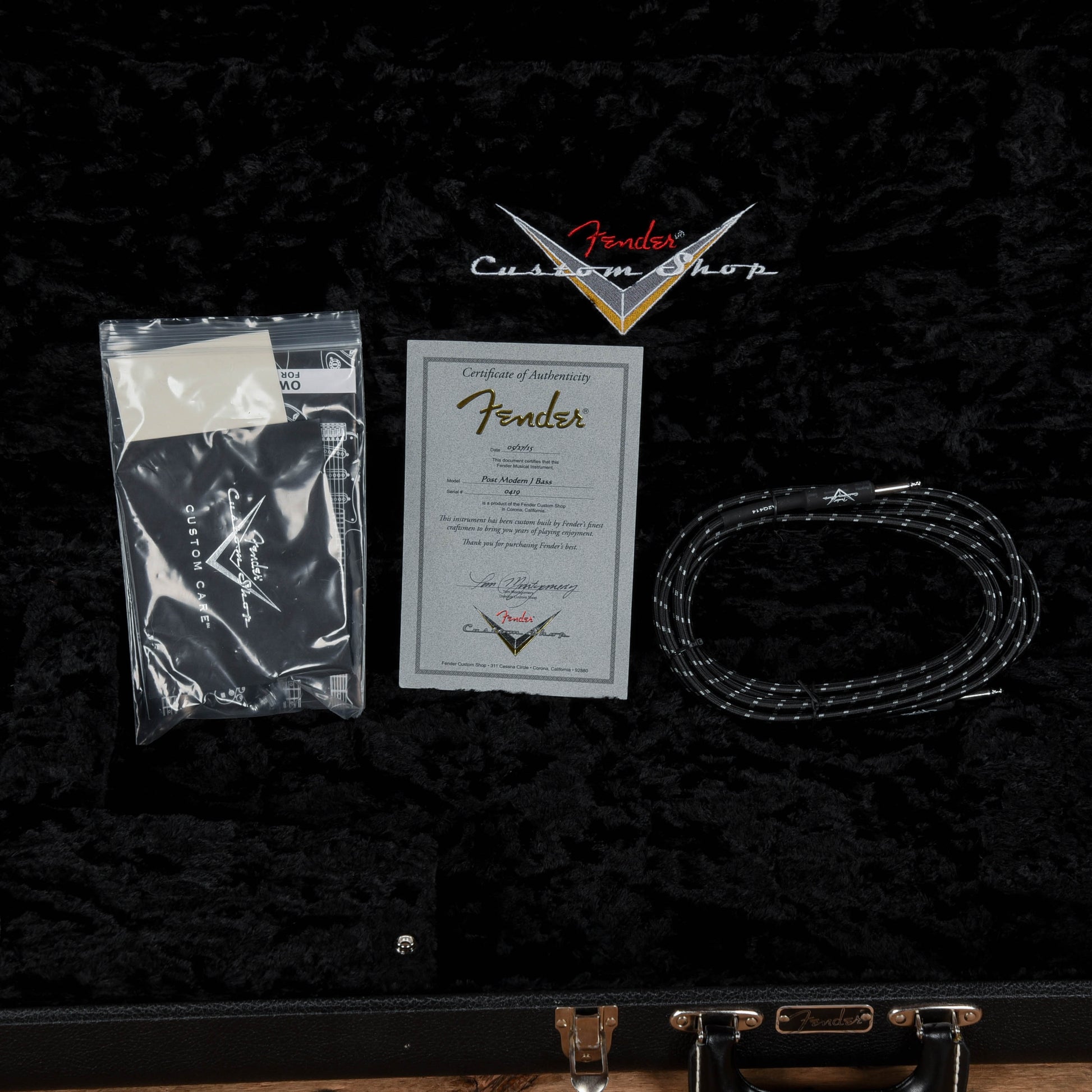 Fender Custom Shop Postmodern P/J Bass Vintage White Bass Guitars / 4-String