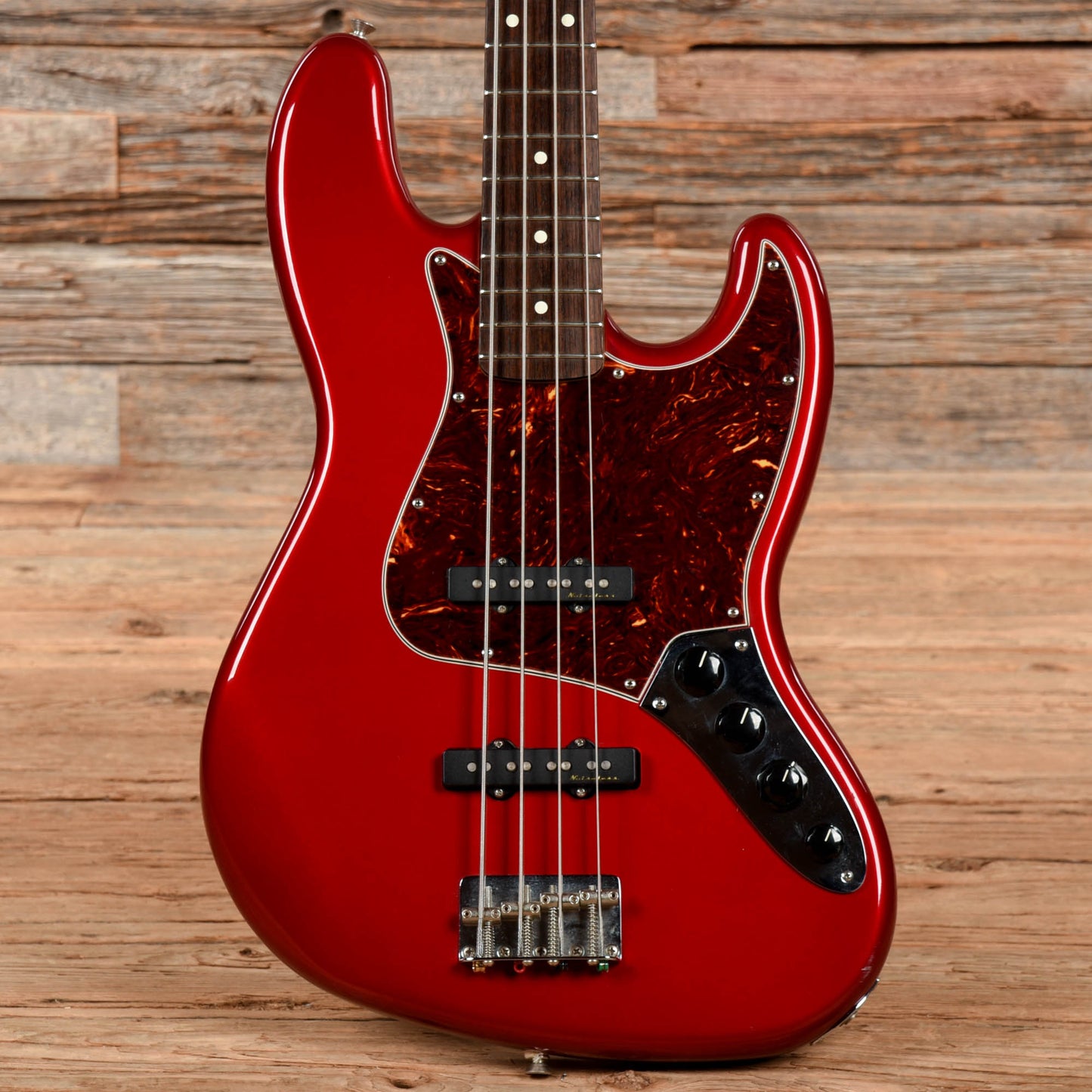 Fender Deluxe Active Jazz Bass Candy Apple Red 2007 Bass Guitars / 4-String