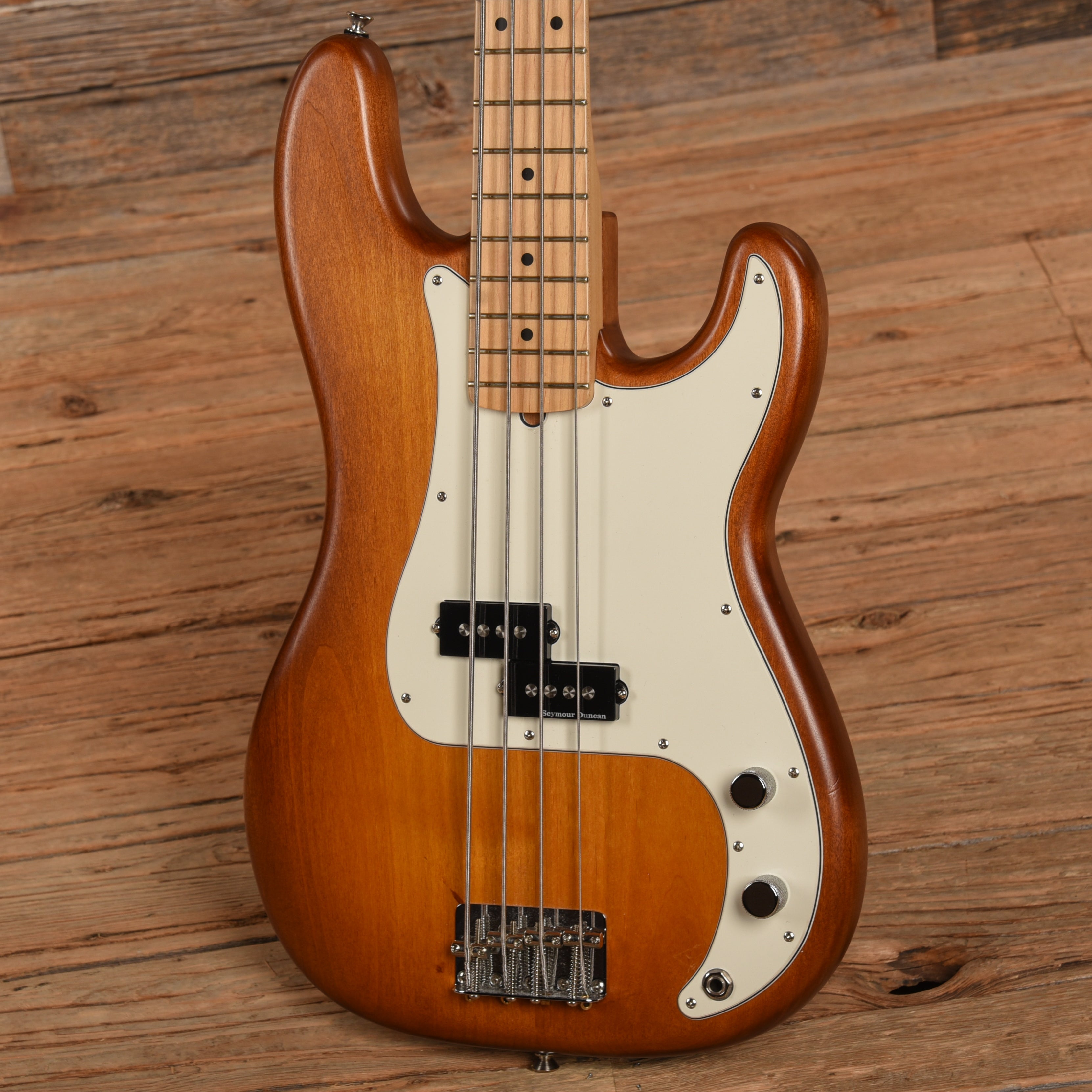 Fender FSR American Special Precision Bass Hand Stained Honey