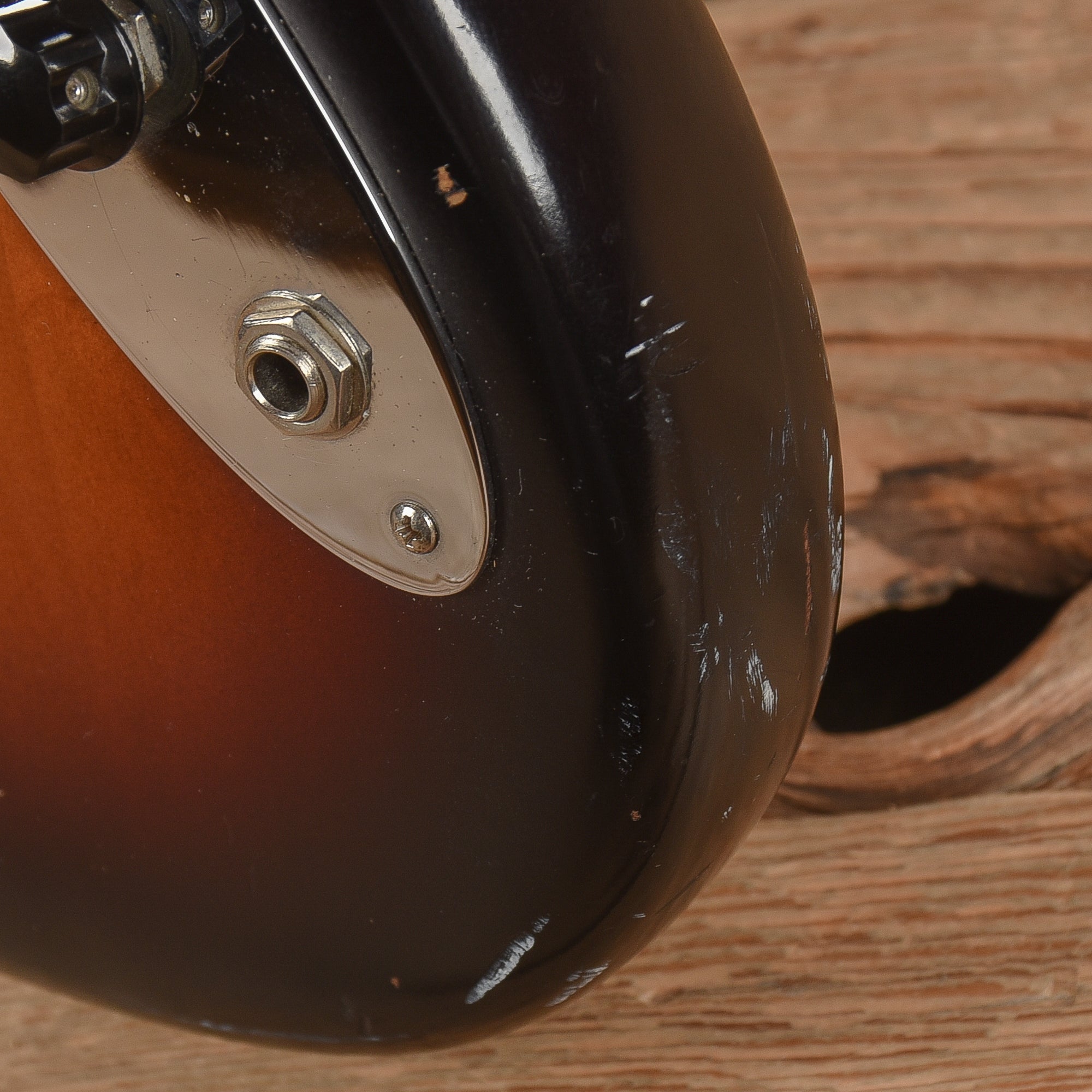 Fender Highway One Jazz Bass Sunburst 2009 Bass Guitars / 4-String