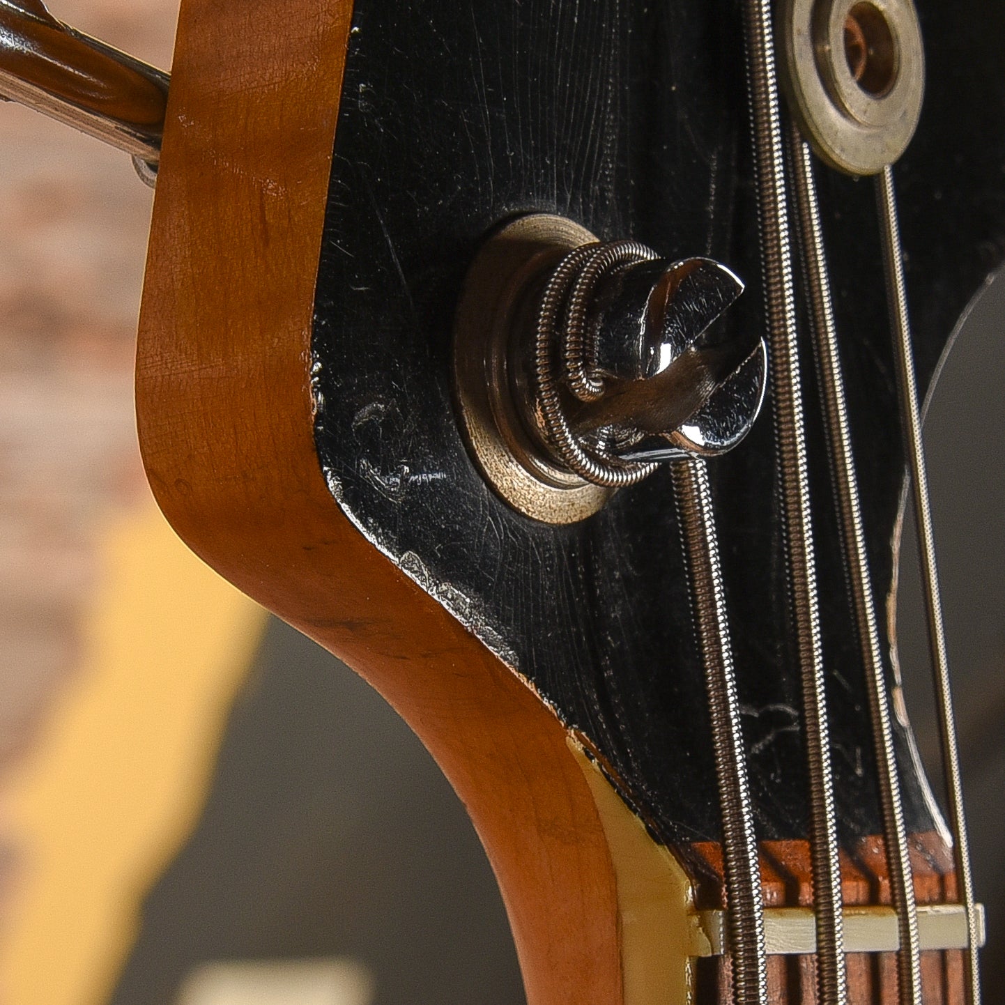 Fender Jazz Bass Black 1966 Bass Guitars / 4-String