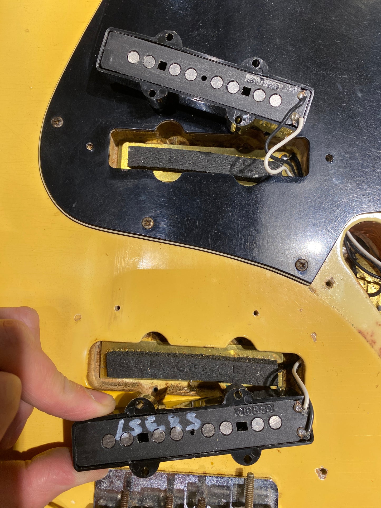 Fender Jazz Bass Olympic White 1974 Bass Guitars / 4-String