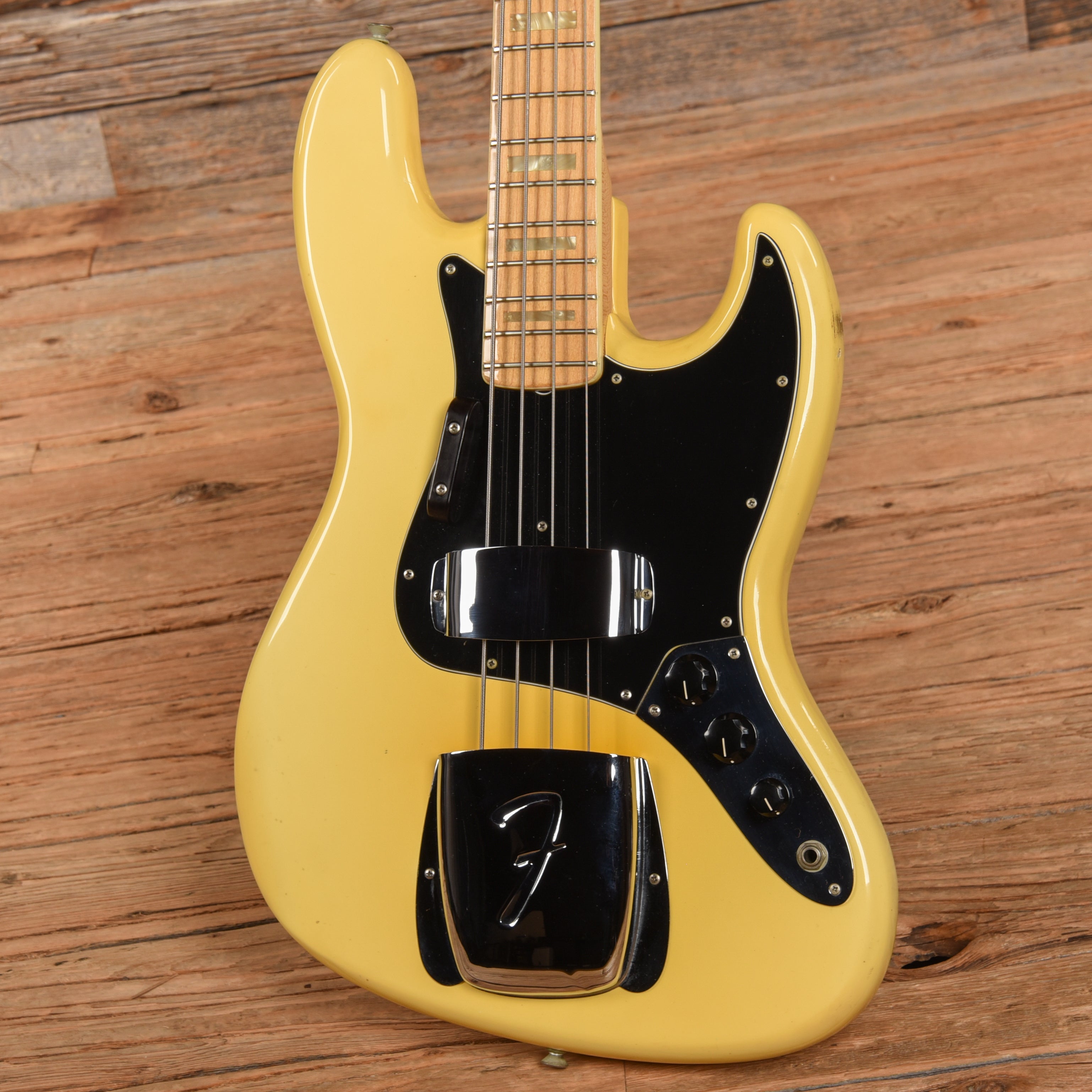 Fender Jazz Bass Olympic White 1975 Bass Guitars / 4-String
