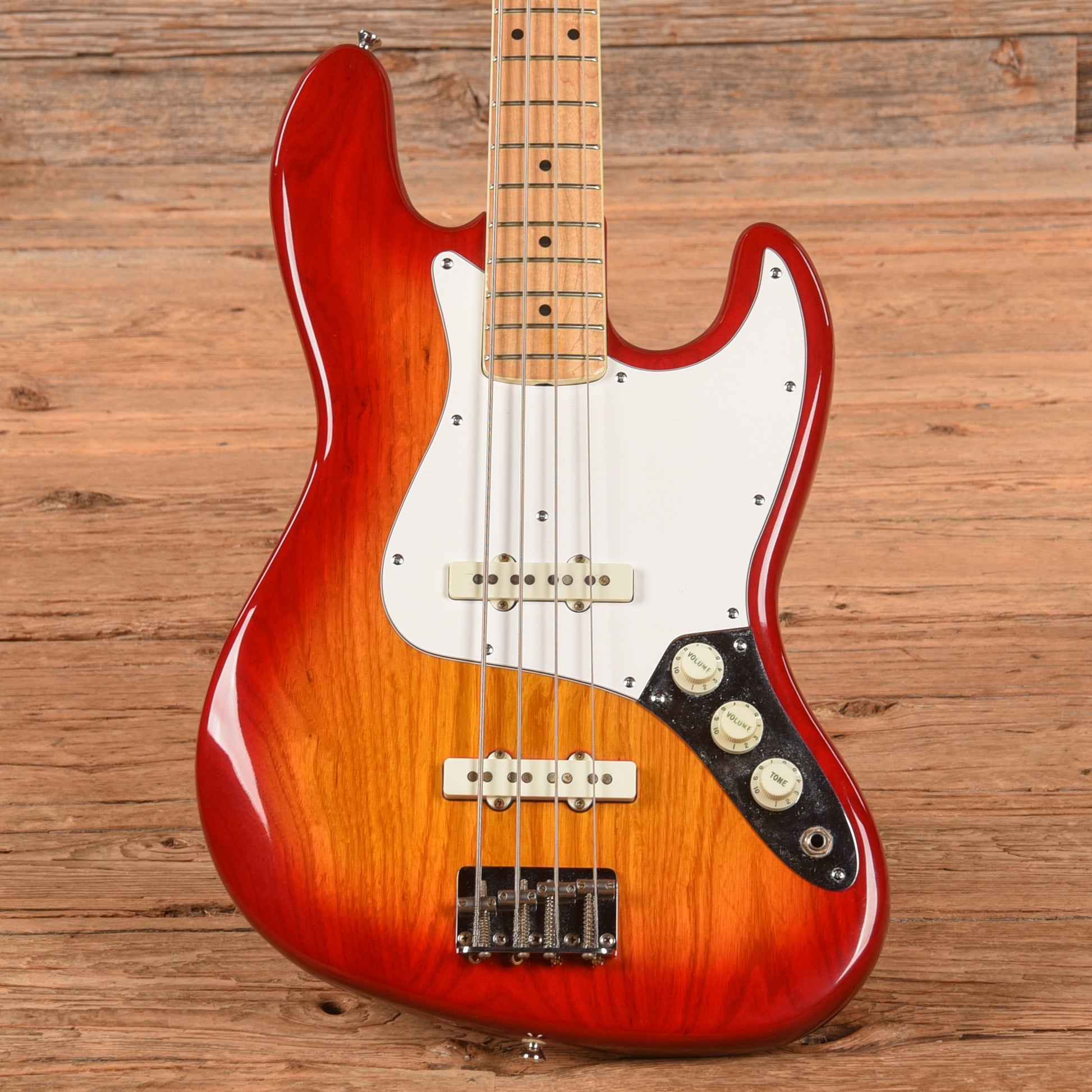 Fender Jazz Bass Sienna Sunburst 1983 Bass Guitars / 4-String
